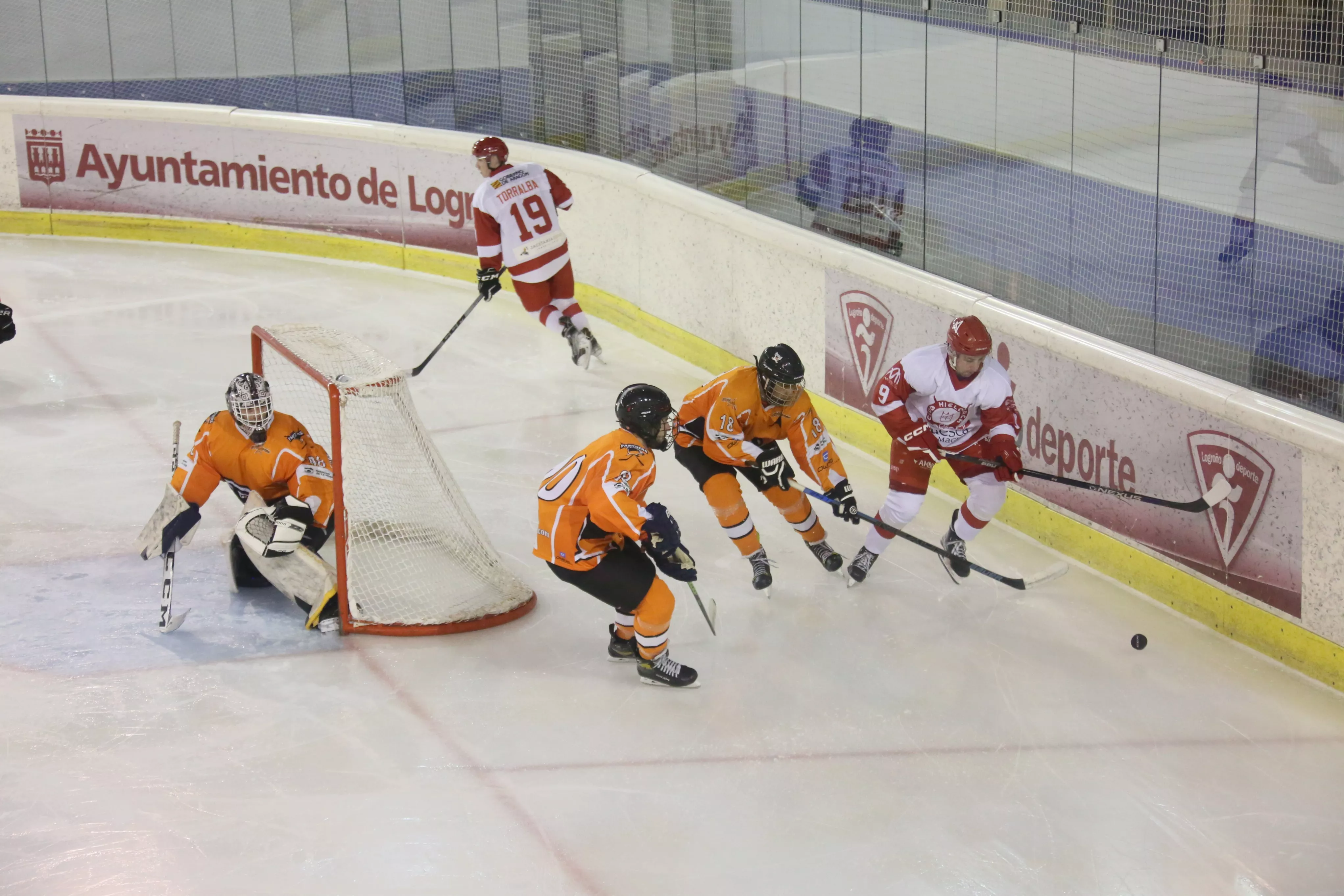El CH Jaca goleó en Logroño. Foto: Miguel Ramón Henares.