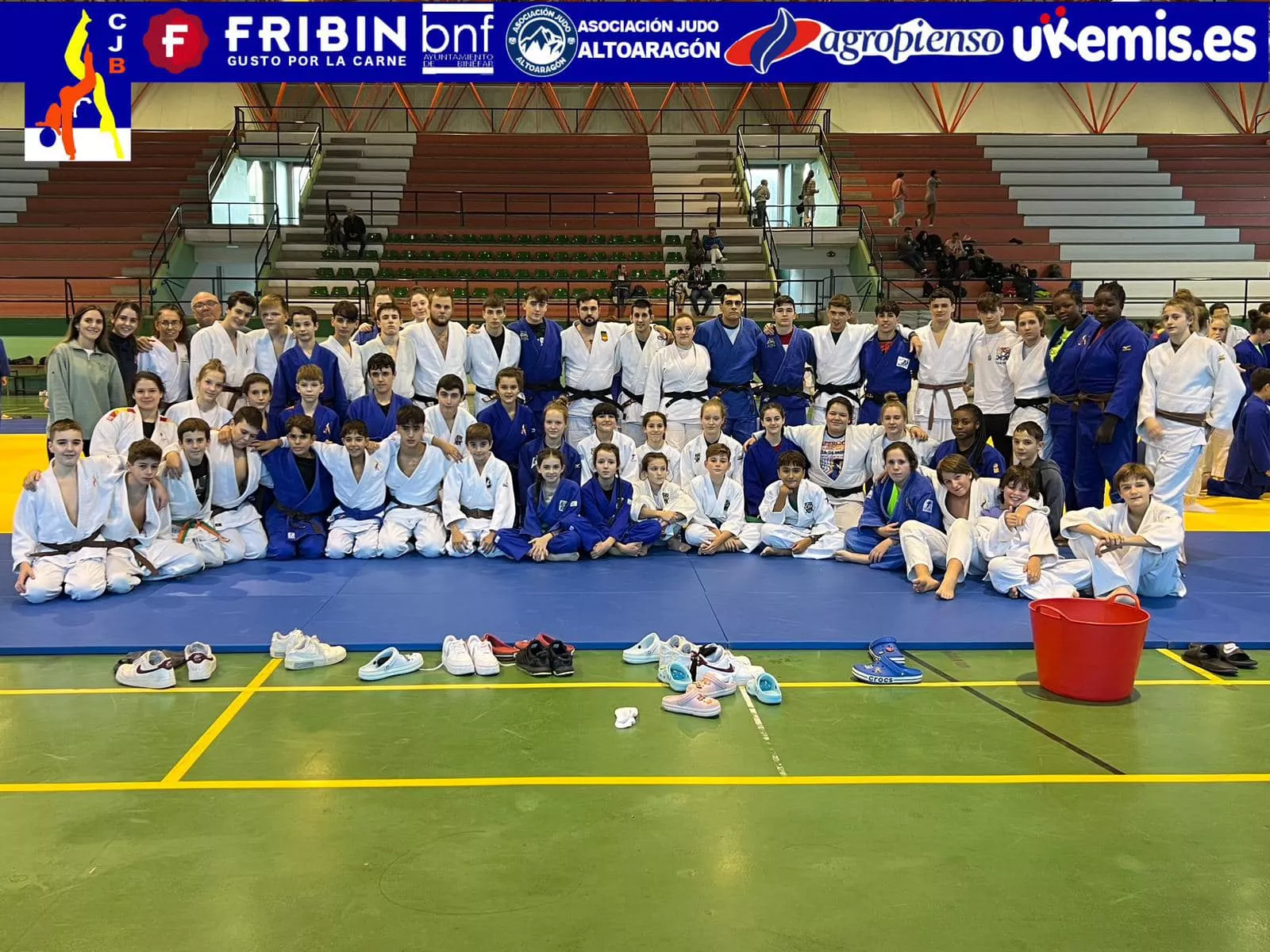 Miembros del CJ Binéfar en el entrenamiento