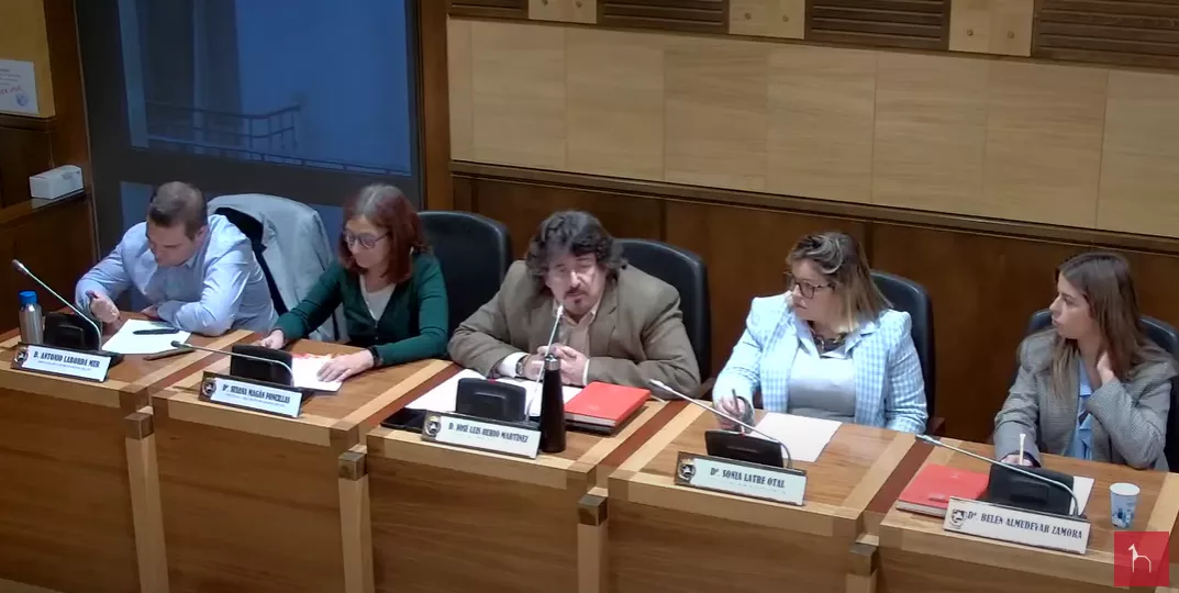 Antonio Laborda, Susana Magán y José Luis Rubió en el pleno del Ayuntamiento de Huesca Antonio Laborda, Susana Magán y José Luis Rubió en el pleno del Ayuntamiento de Huesca