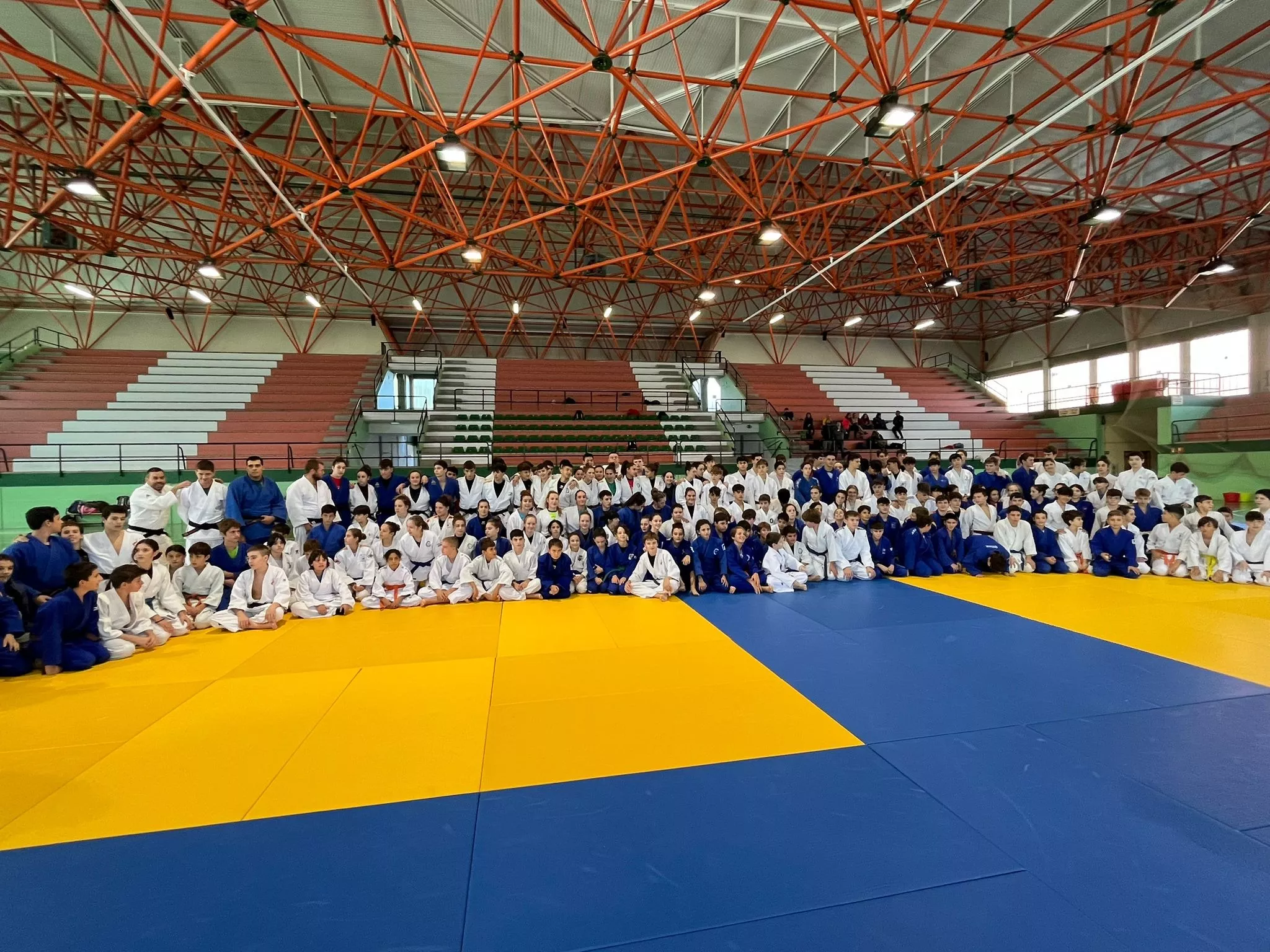 Foto de familia del entrenamiento de tecnificación