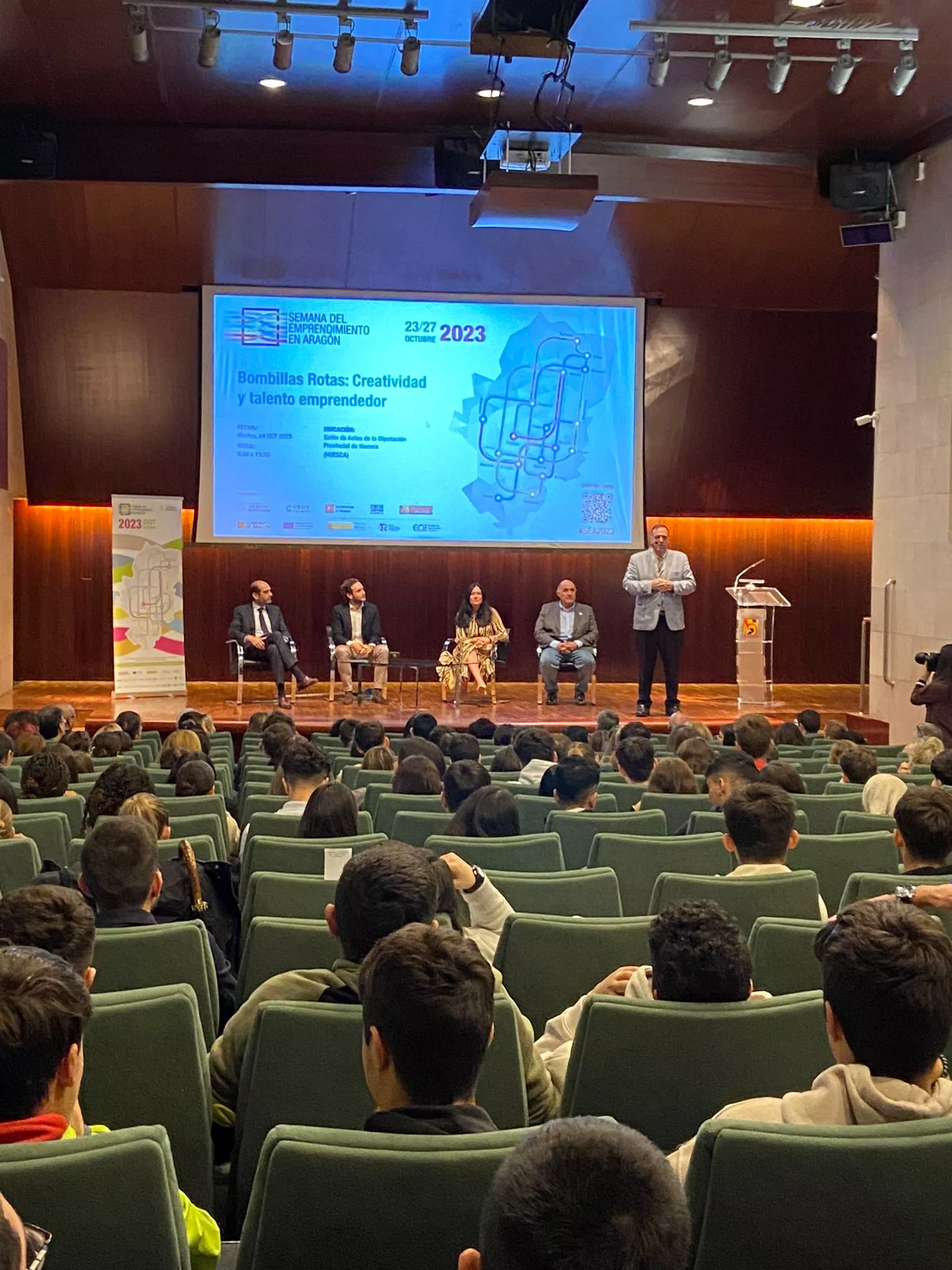 Foro Bombillas Rotas en la Diputación