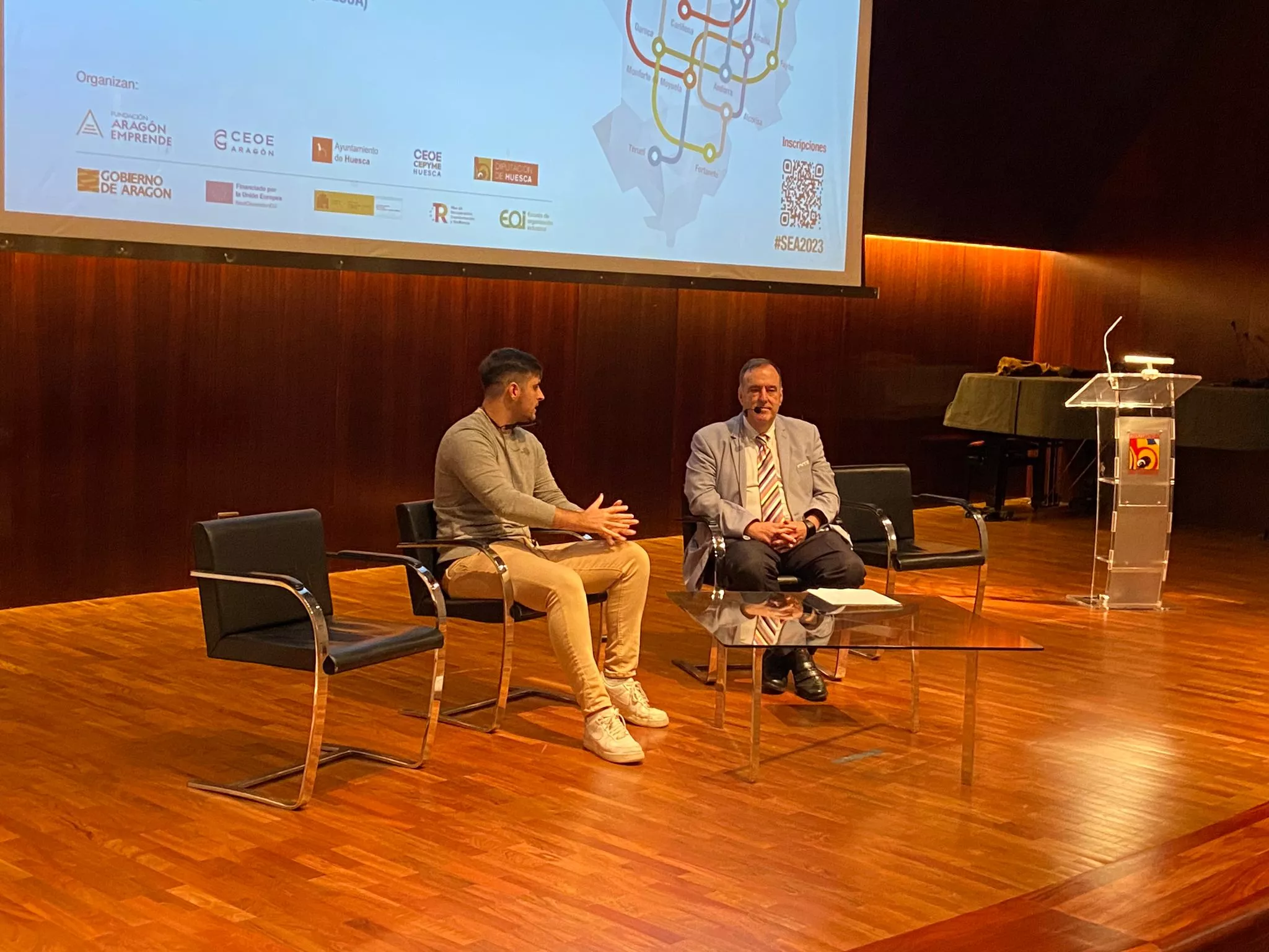 Foro Bombillas Rotas en la Diputación