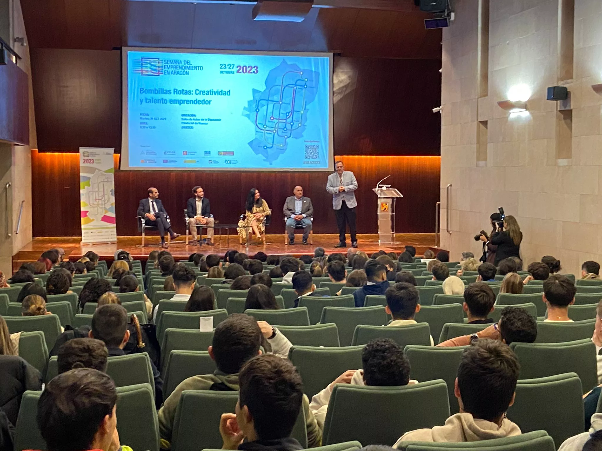 Foro Bombillas Rotas en la Diputación