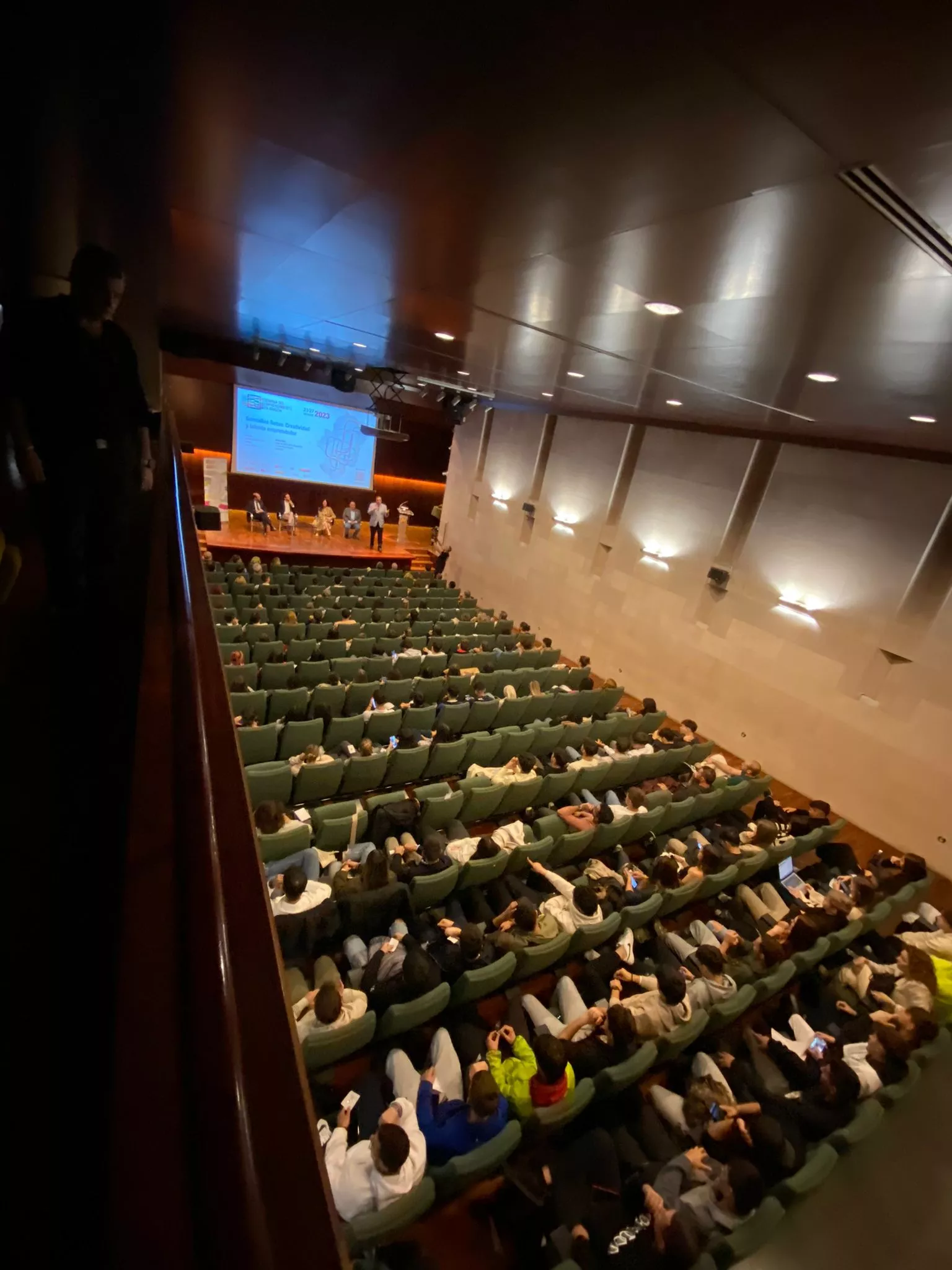 Foro Bombillas Rotas en la Diputación