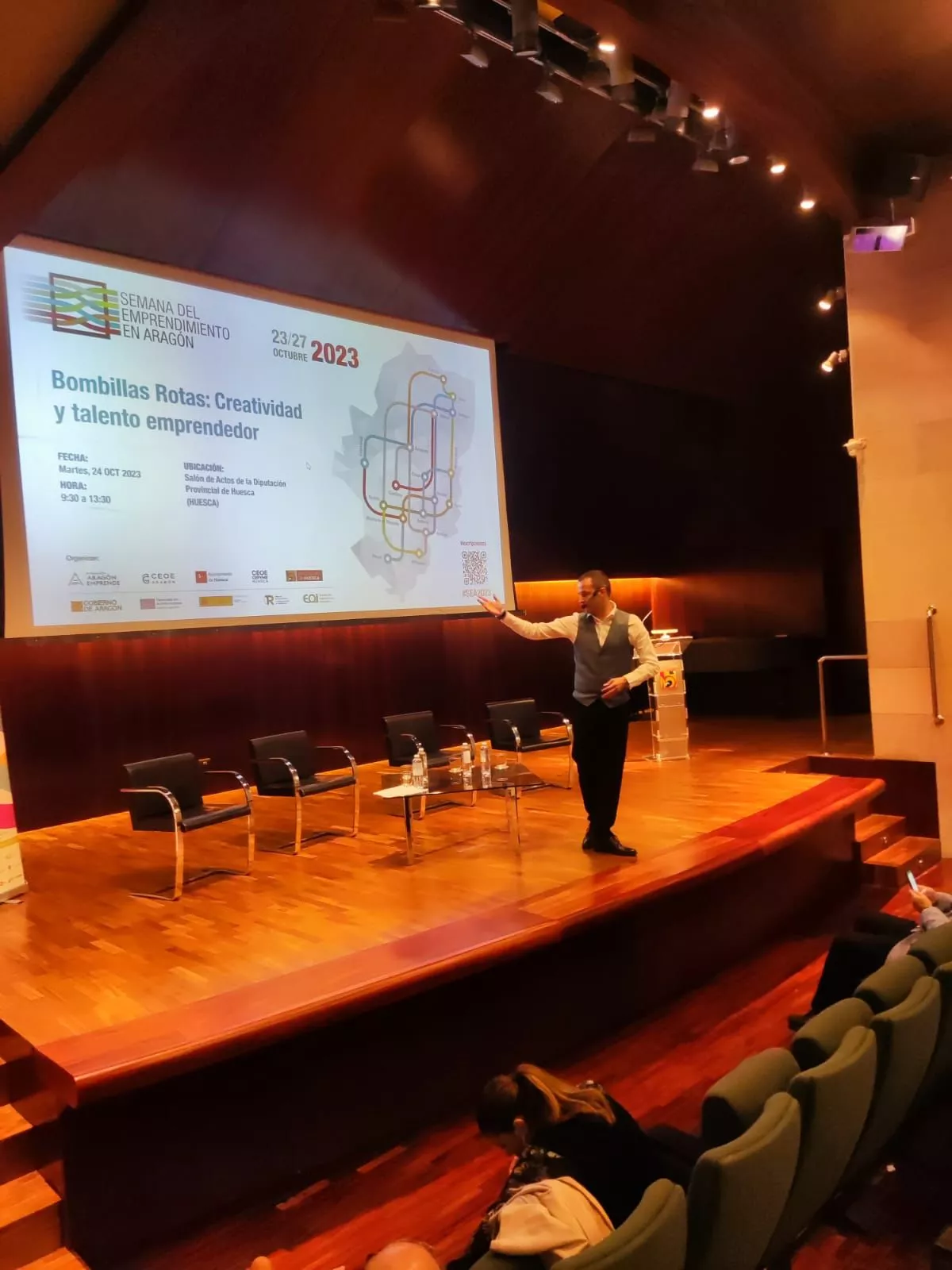 Foro Bombillas Rotas en la Diputación