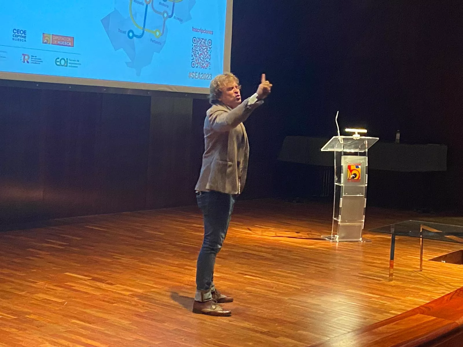 Foro Bombillas Rotas en la Diputación