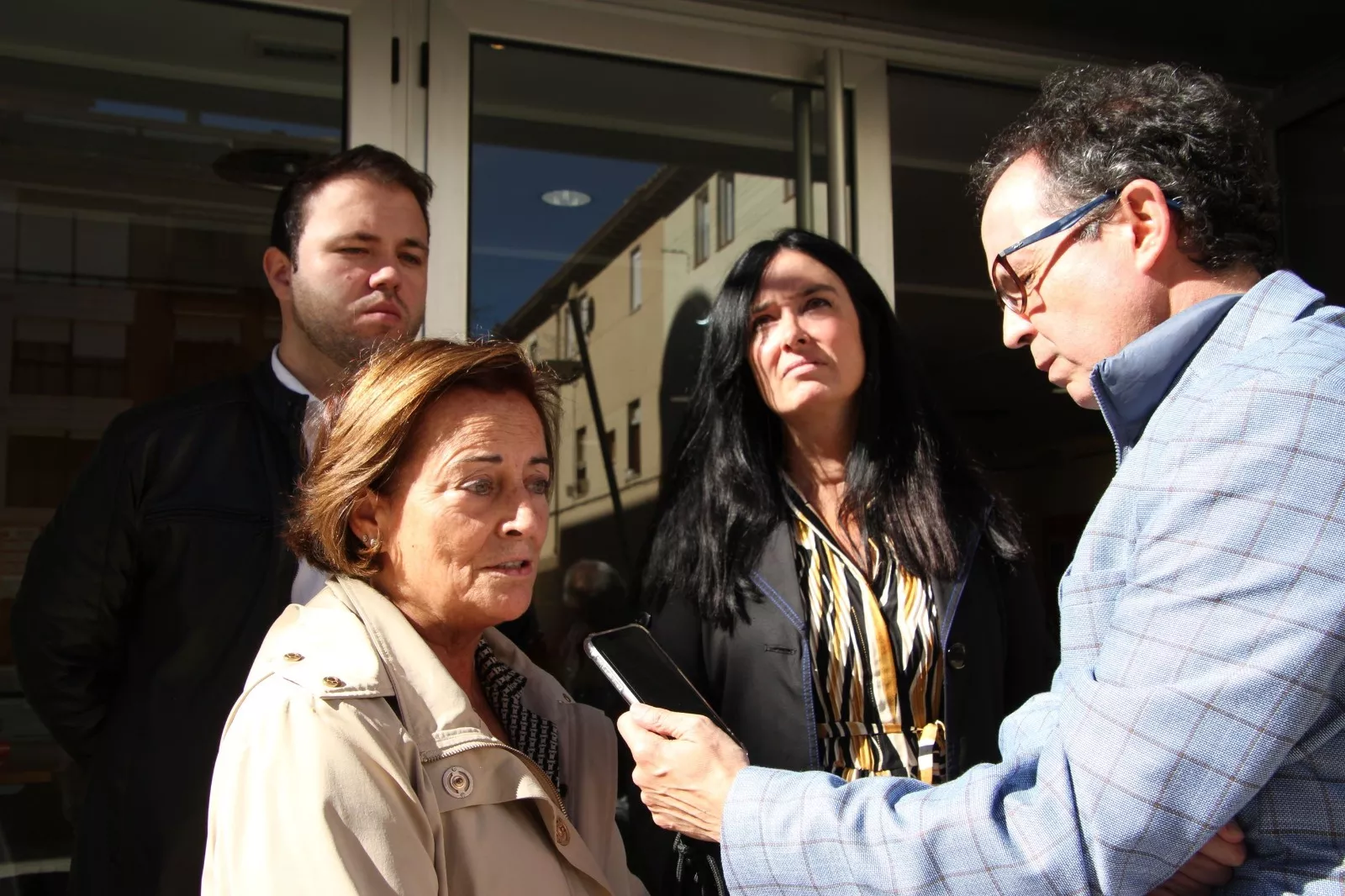 Visita de Orduna y Moreno al Círculo Republicano Manolín Abad de Huesca. Foto Carlos Neofato