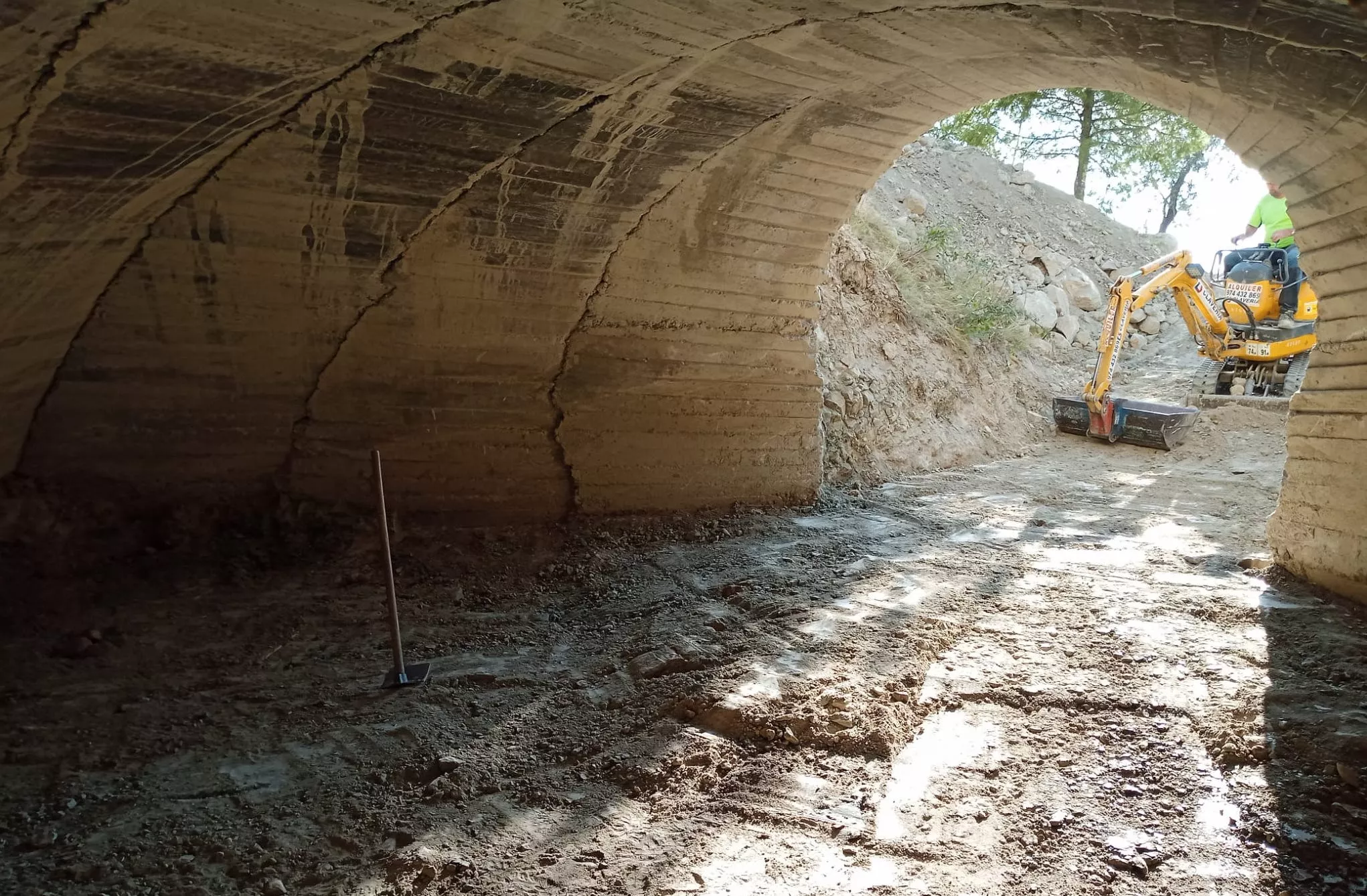 Trabajos de recuperación de la posición artillera de Fonz.
