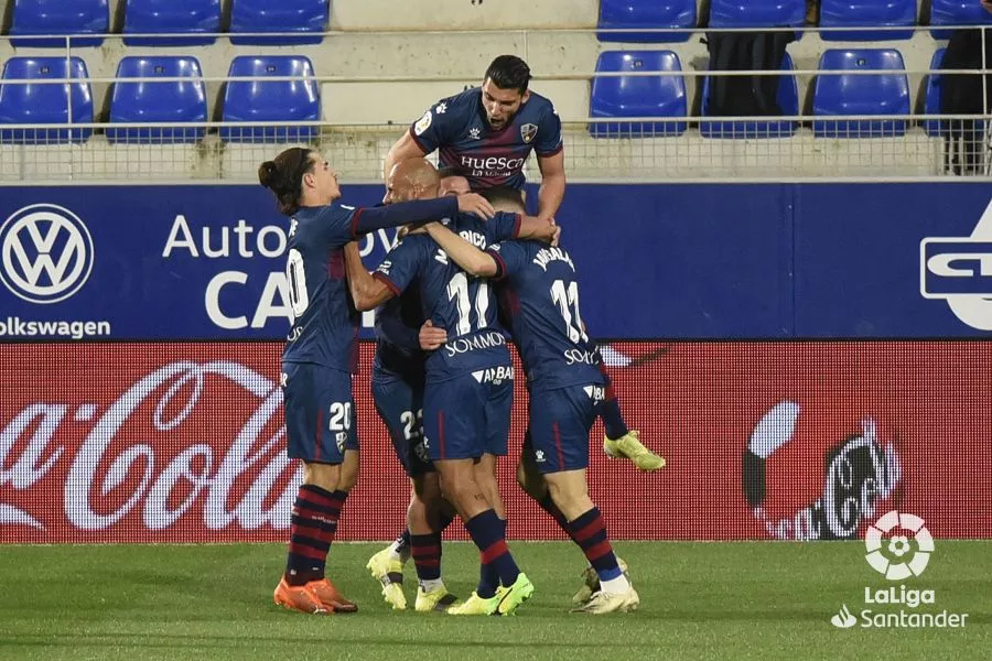 Una celebración del gol del Huesca ante el Granada en febrero de 2021, la última vez que remontó el equipo. Una celebración del gol del Huesca ante el Granada en febrero de 2021, la última vez que remontó el equipo.
