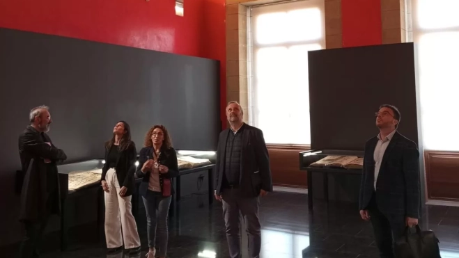 Viendo el artesonado del Tanto Monta Viendo el artesonado del Tanto Monta