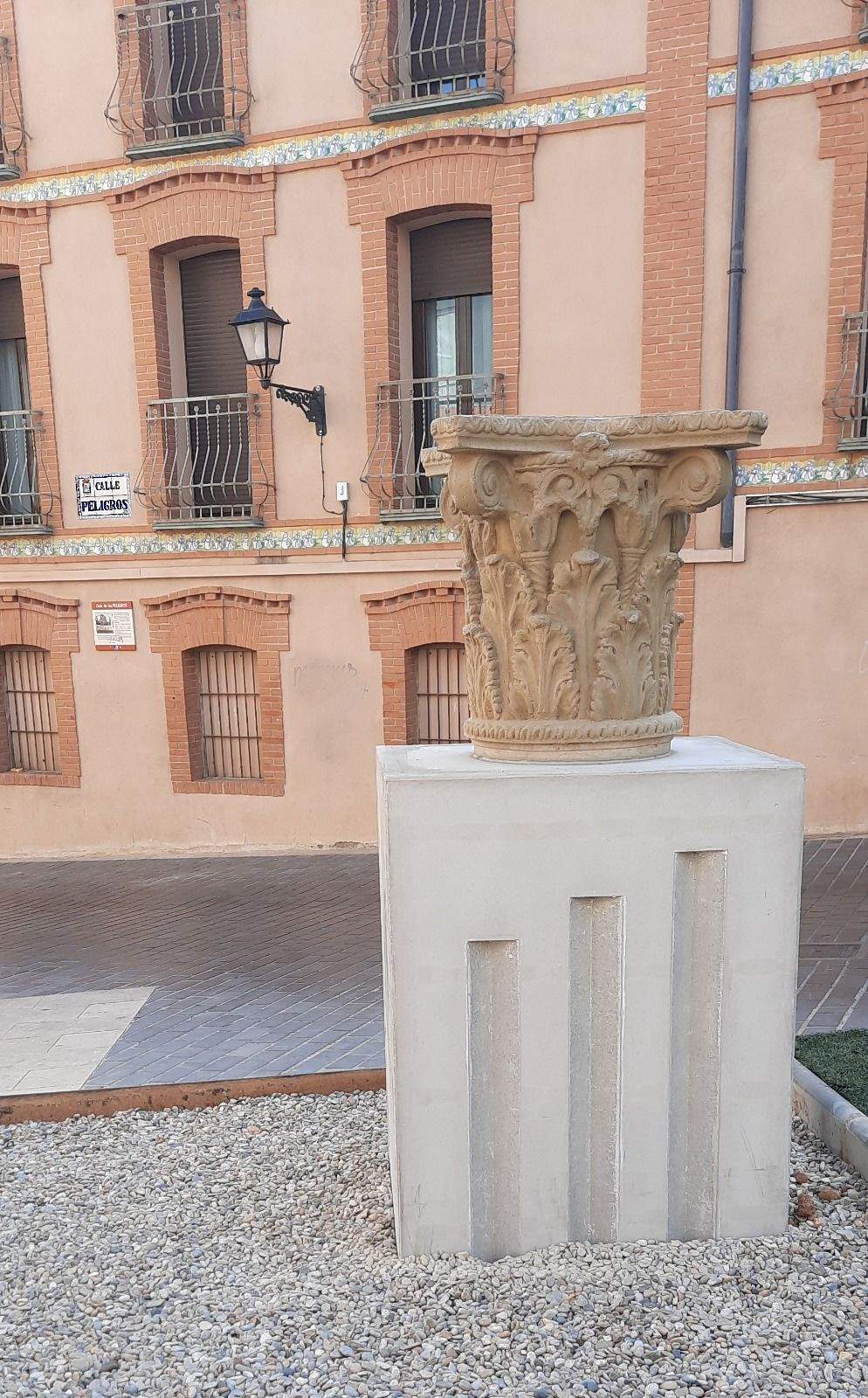 El capitel recuperado, una magnífica iniciativa de Osce Biella.