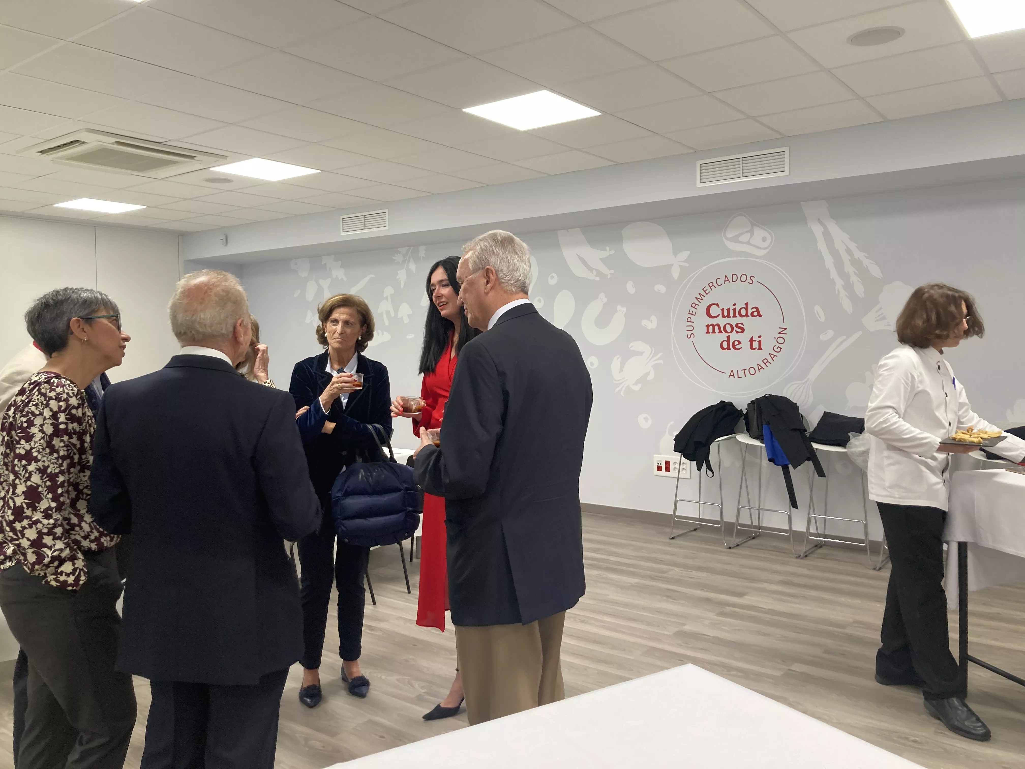 Recepción con comida en el Espacio Altoaragón dentro de los actos de la Academia Aragonesa de Gastronomía. Foto Vanessa Cano