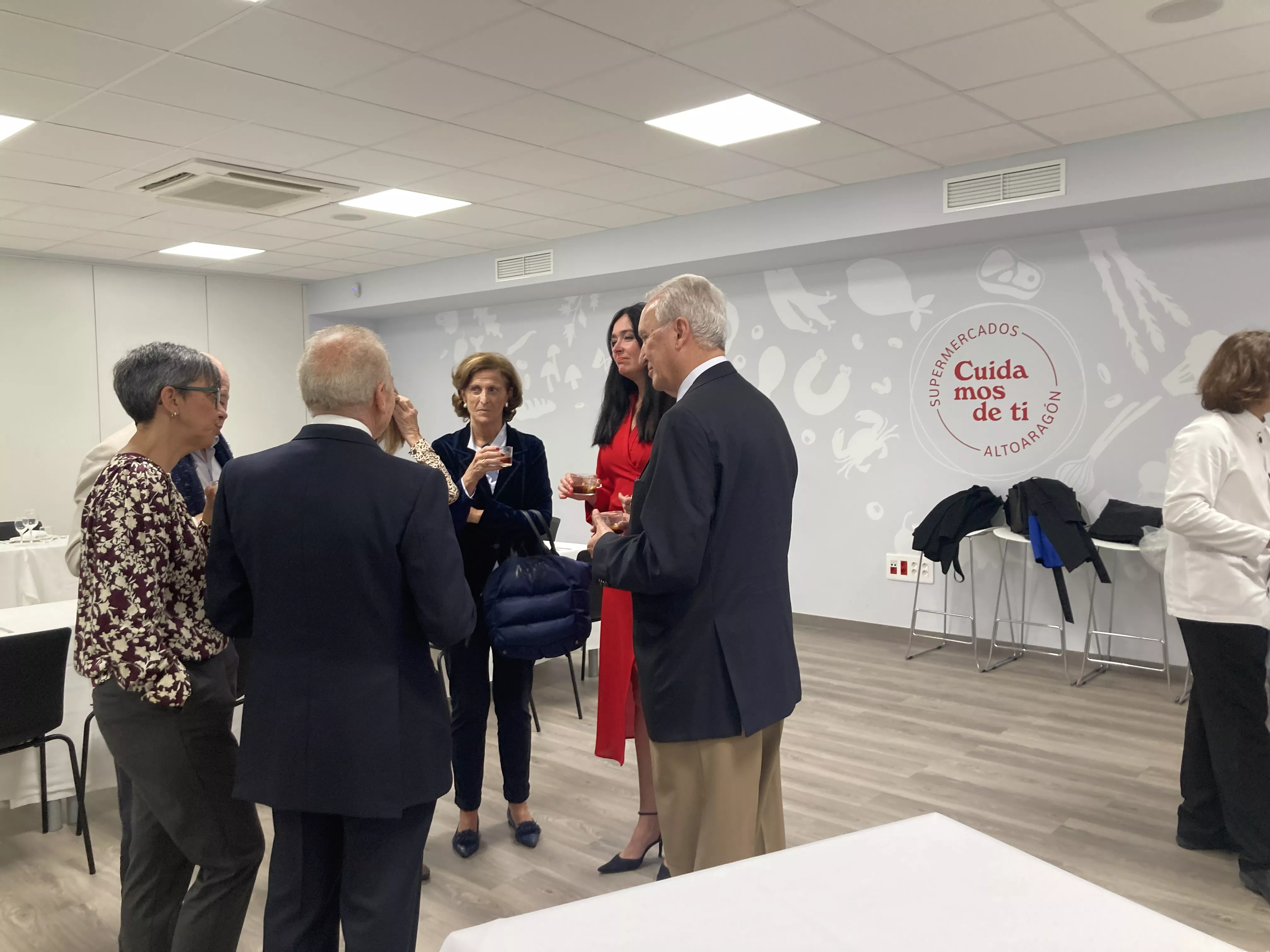 Recepción con comida en el Espacio Altoaragón dentro de los actos de la Academia Aragonesa de Gastronomía. Foto Vanessa Cano