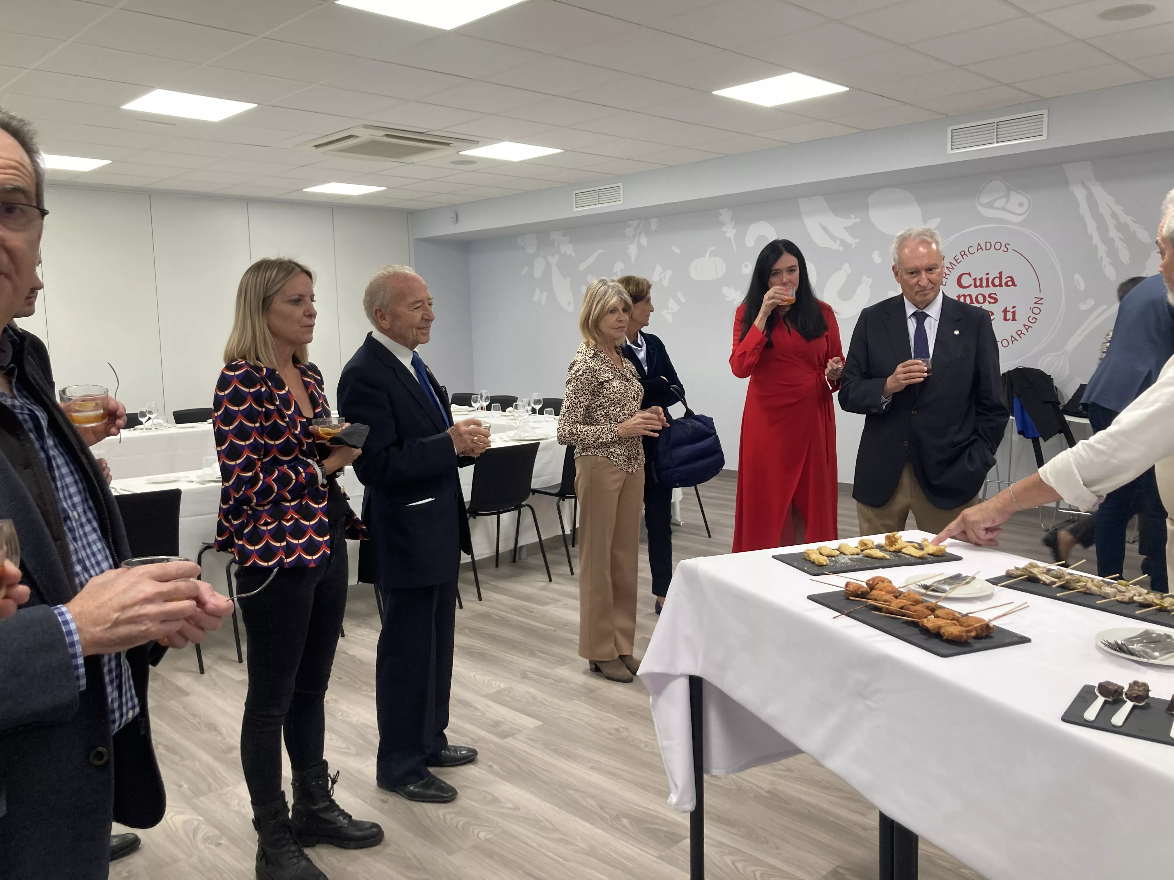 Recepción con comida en el Espacio Altoaragón dentro de los actos de la Academia Aragonesa de Gastronomía. Foto Vanessa Cano