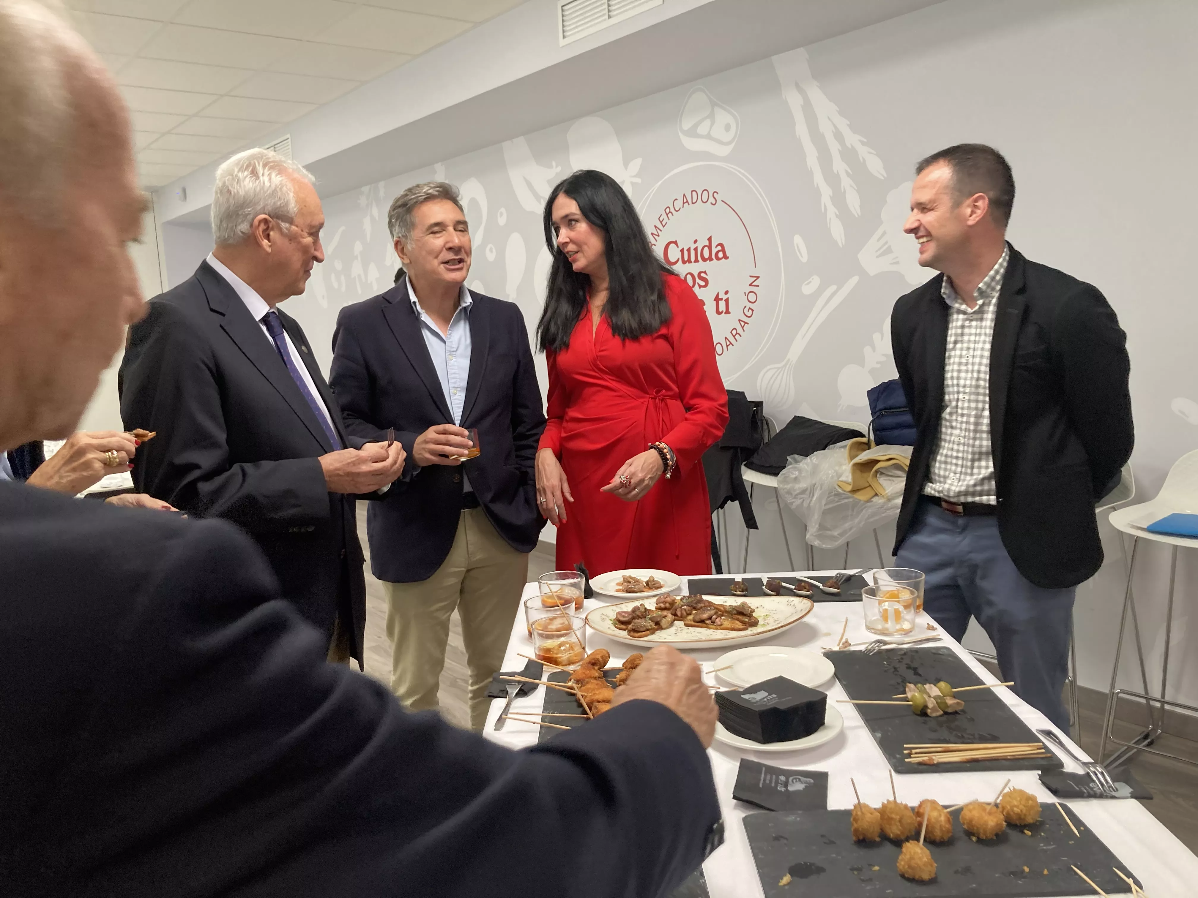 Recepción con comida en el Espacio Altoaragón dentro de los actos de la Academia Aragonesa de Gastronomía. Foto Vanessa Cano