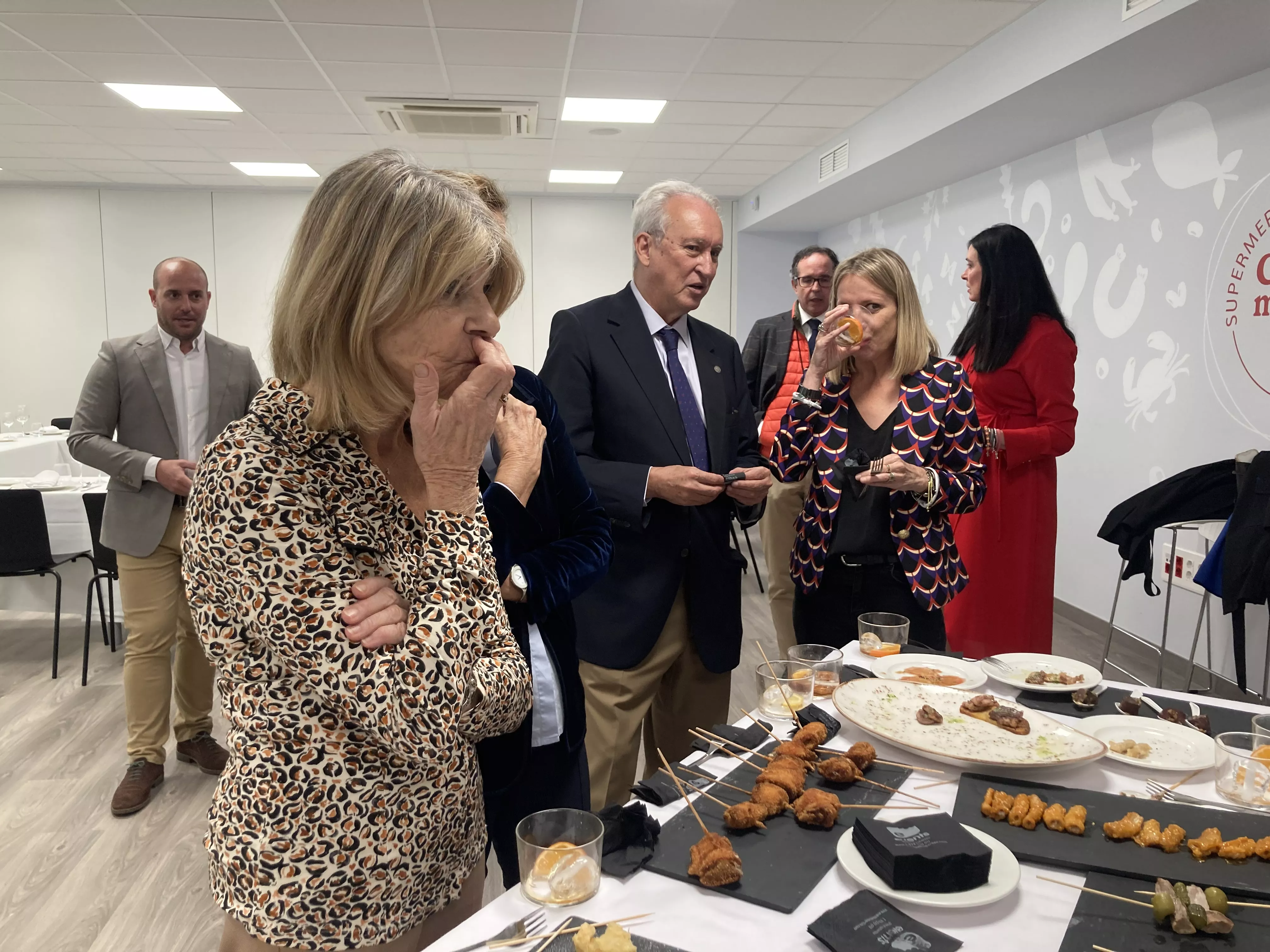 Recepción con comida en el Espacio Altoaragón dentro de los actos de la Academia Aragonesa de Gastronomía. Foto Vanessa Cano