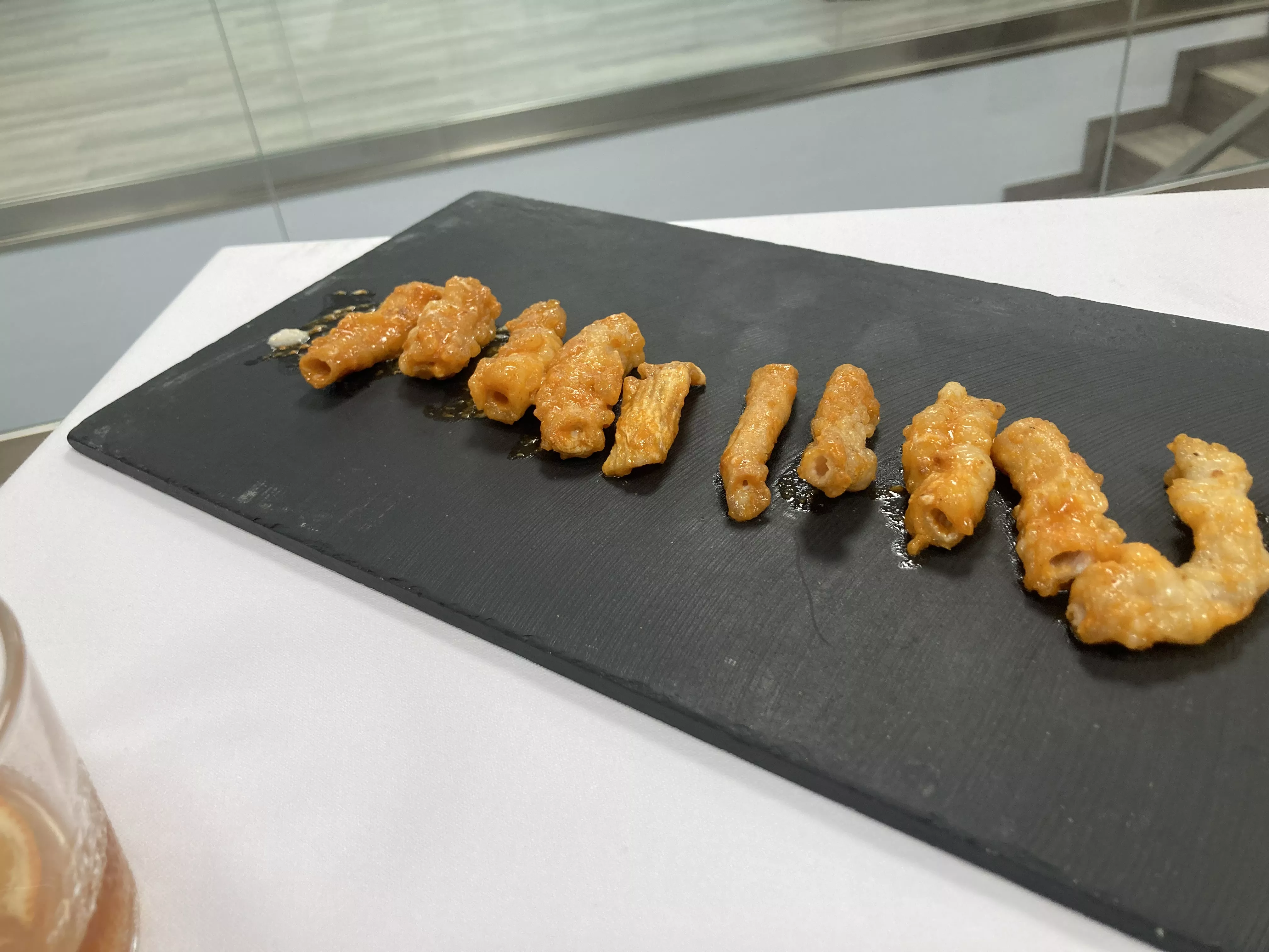 Recepción con comida en el Espacio Altoaragón dentro de los actos de la Academia Aragonesa de Gastronomía. Foto Vanessa Cano