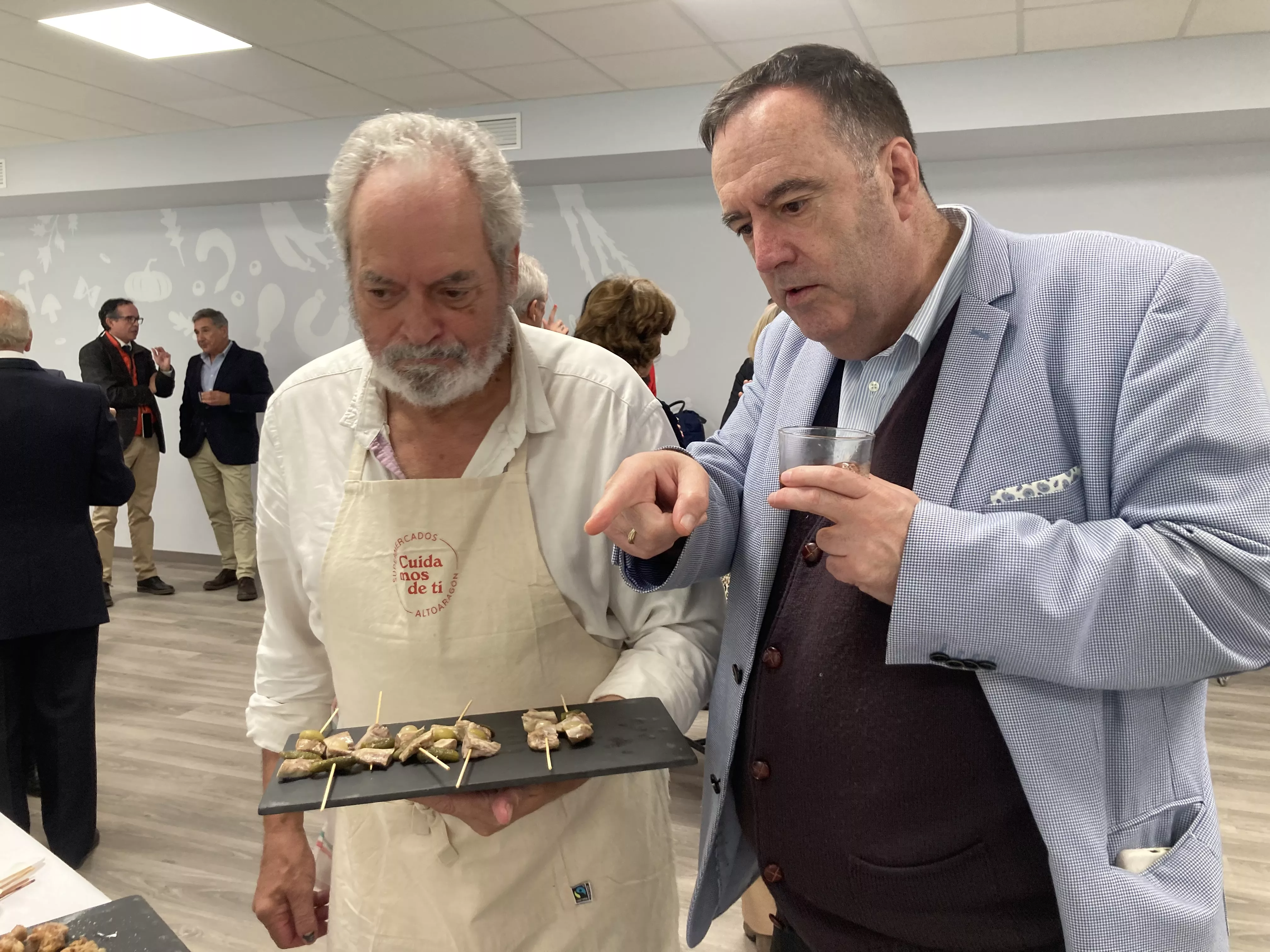 Recepción con comida en el Espacio Altoaragón dentro de los actos de la Academia Aragonesa de Gastronomía. Foto Vanessa Cano