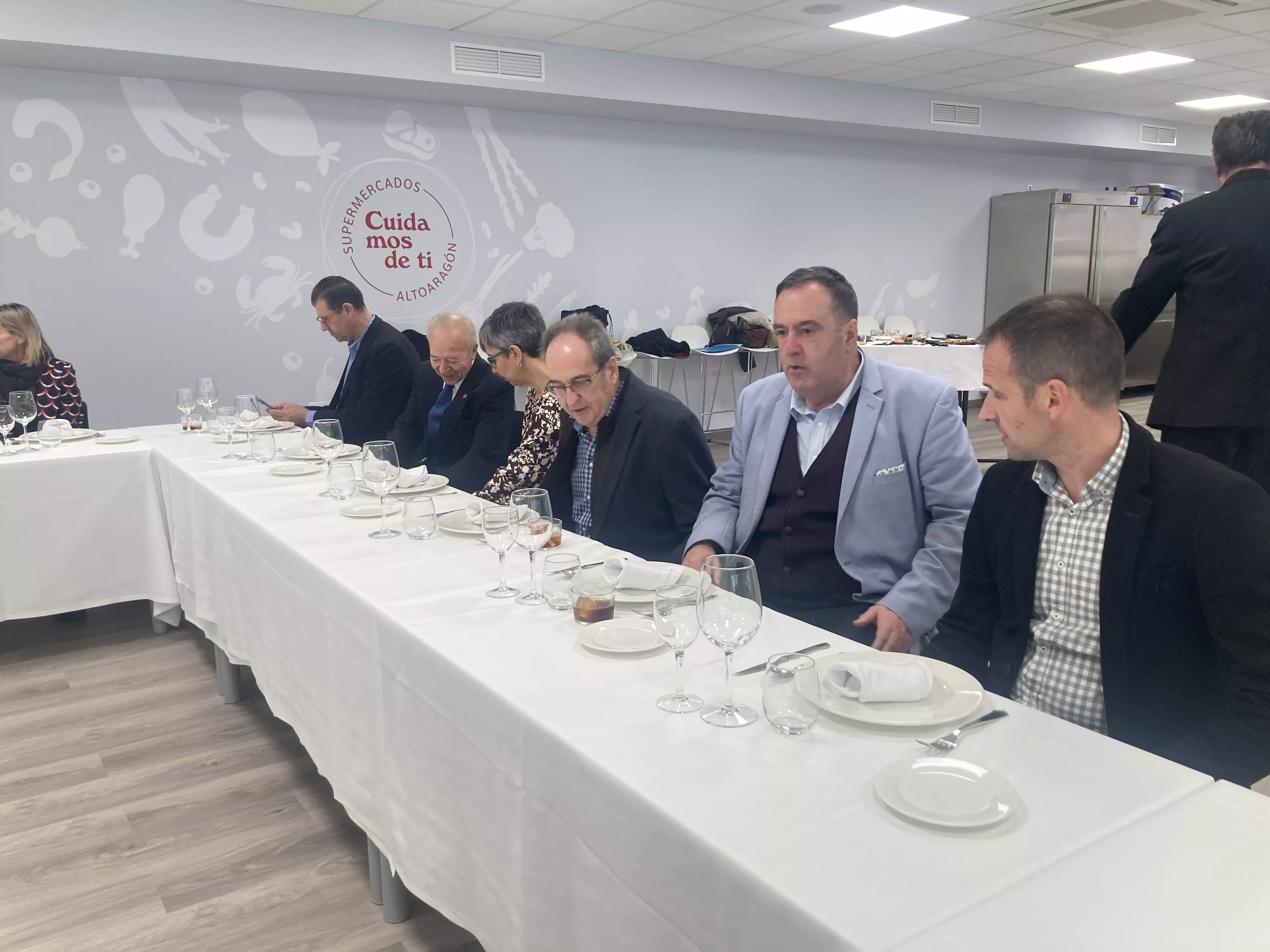 Recepción con comida en el Espacio Altoaragón dentro de los actos de la Academia Aragonesa de Gastronomía. Foto Vanessa Cano