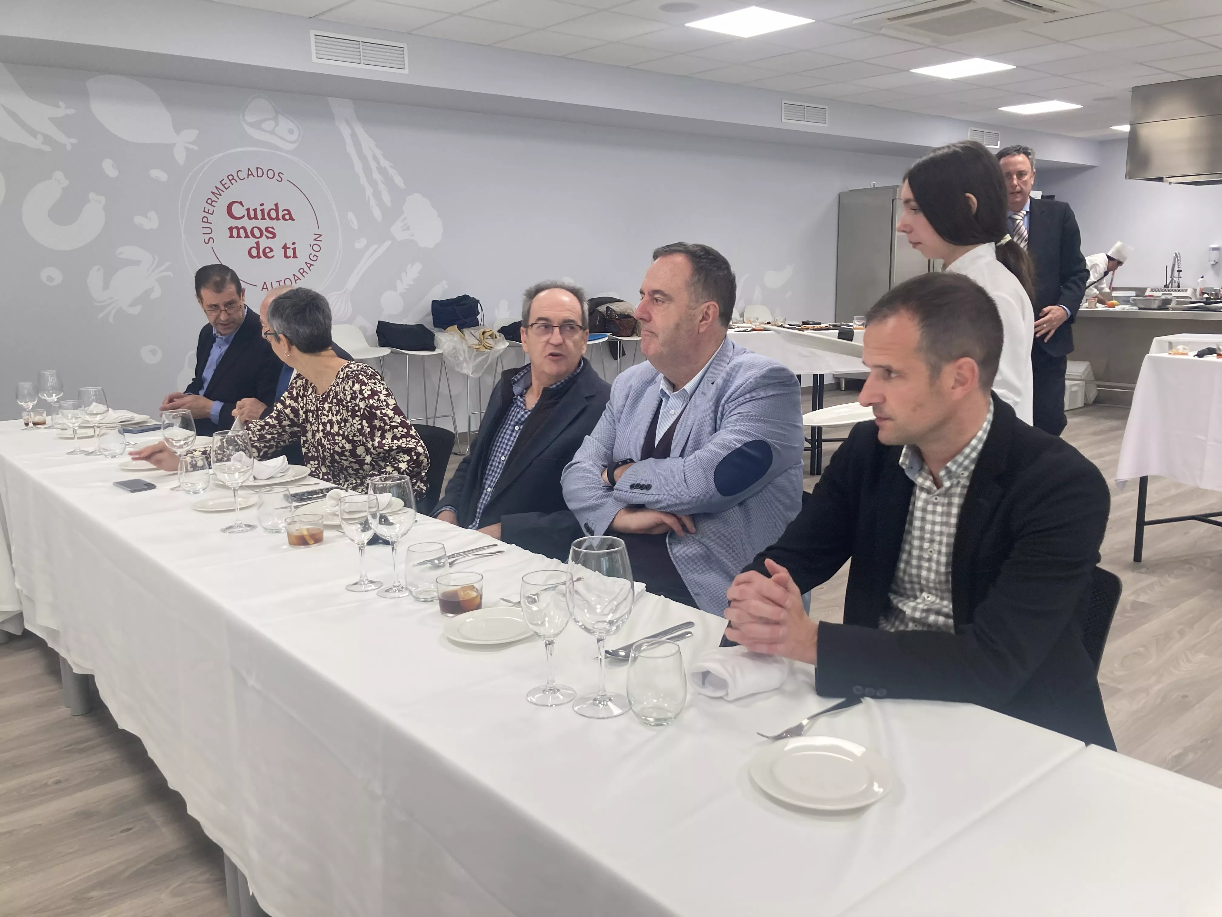 Recepción con comida en el Espacio Altoaragón dentro de los actos de la Academia Aragonesa de Gastronomía. Foto Vanessa Cano