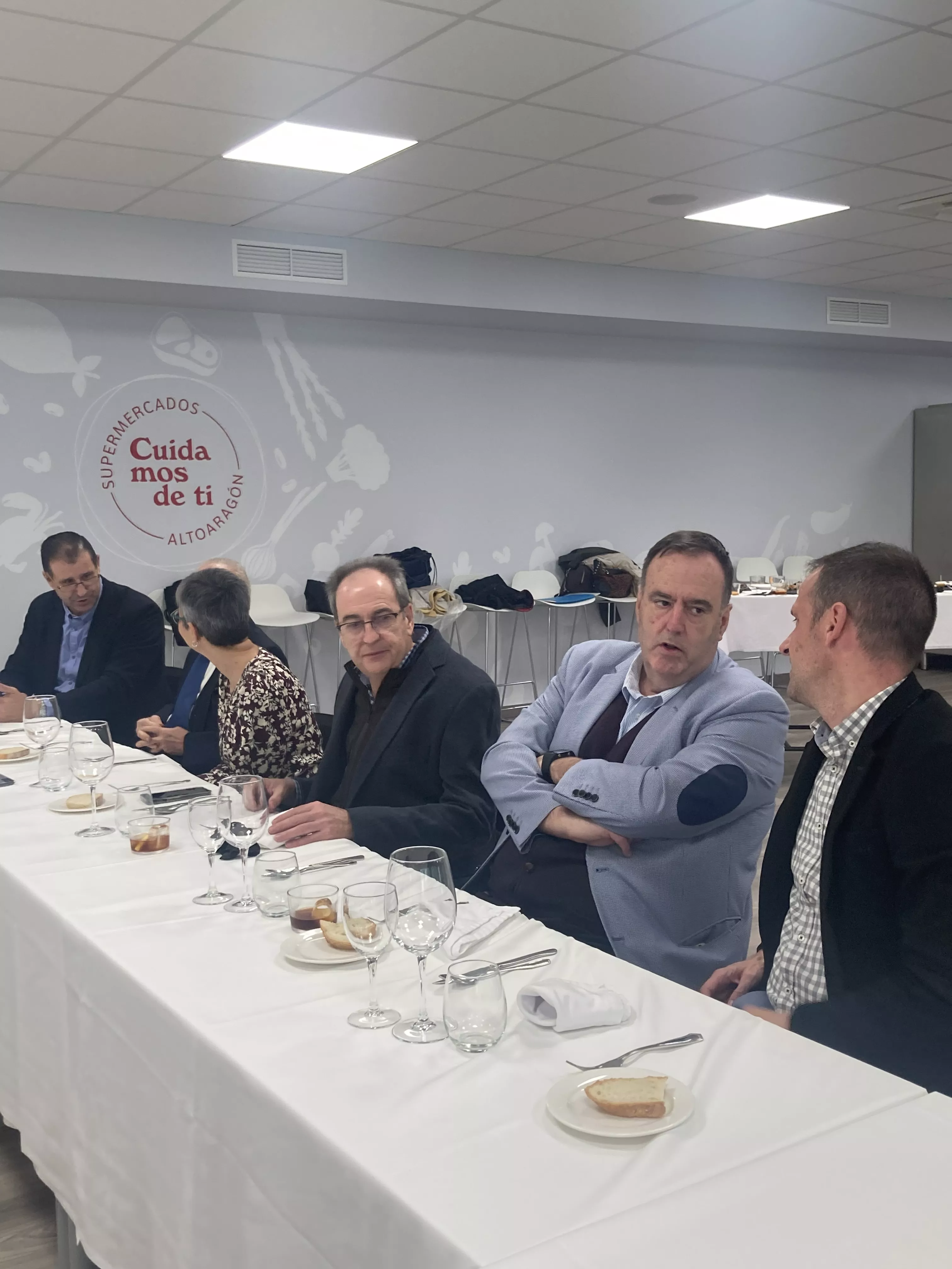 Recepción con comida en el Espacio Altoaragón dentro de los actos de la Academia Aragonesa de Gastronomía. Foto Vanessa Cano