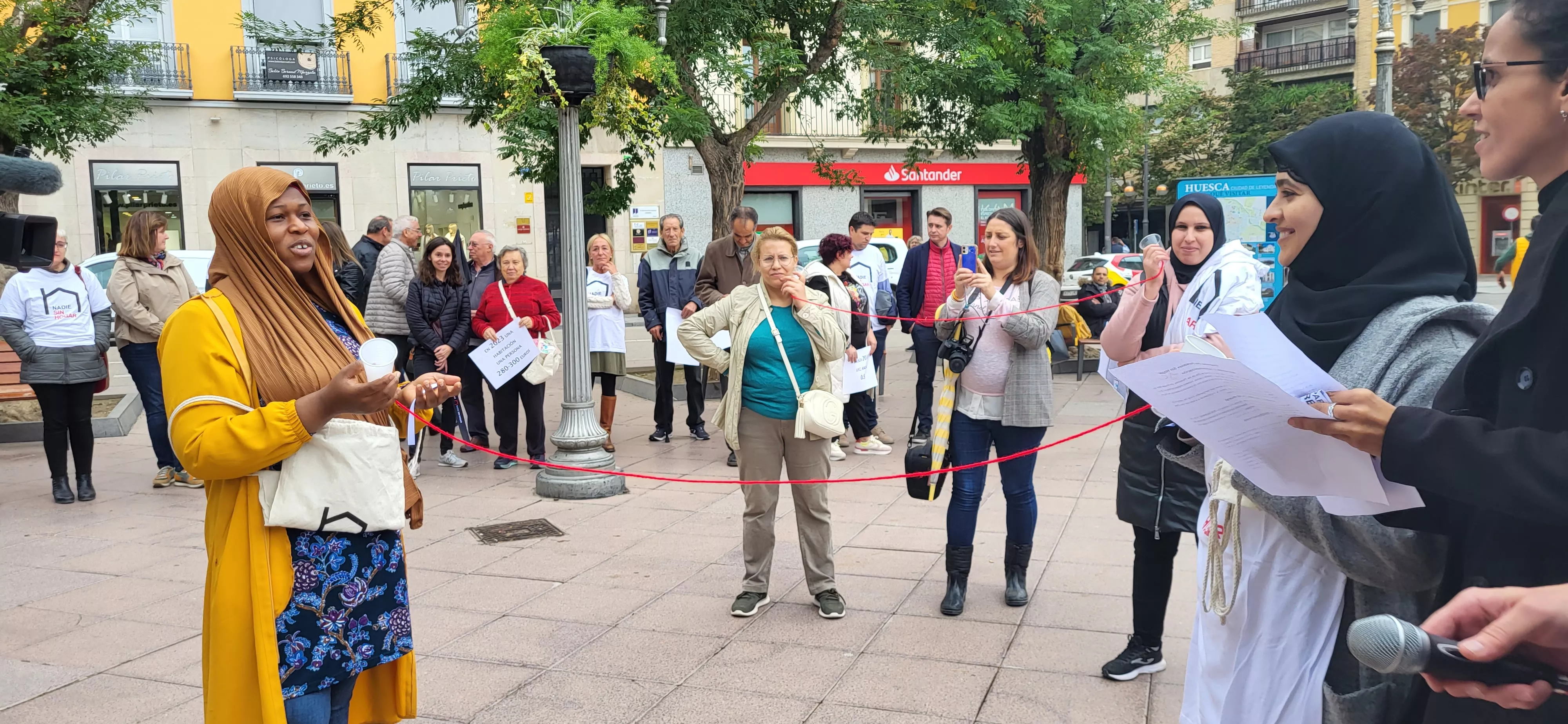 Acto celebrado por Cáritas en Huesca en el Día de las Personas sin Hogar. Foto Mercedes Manterola