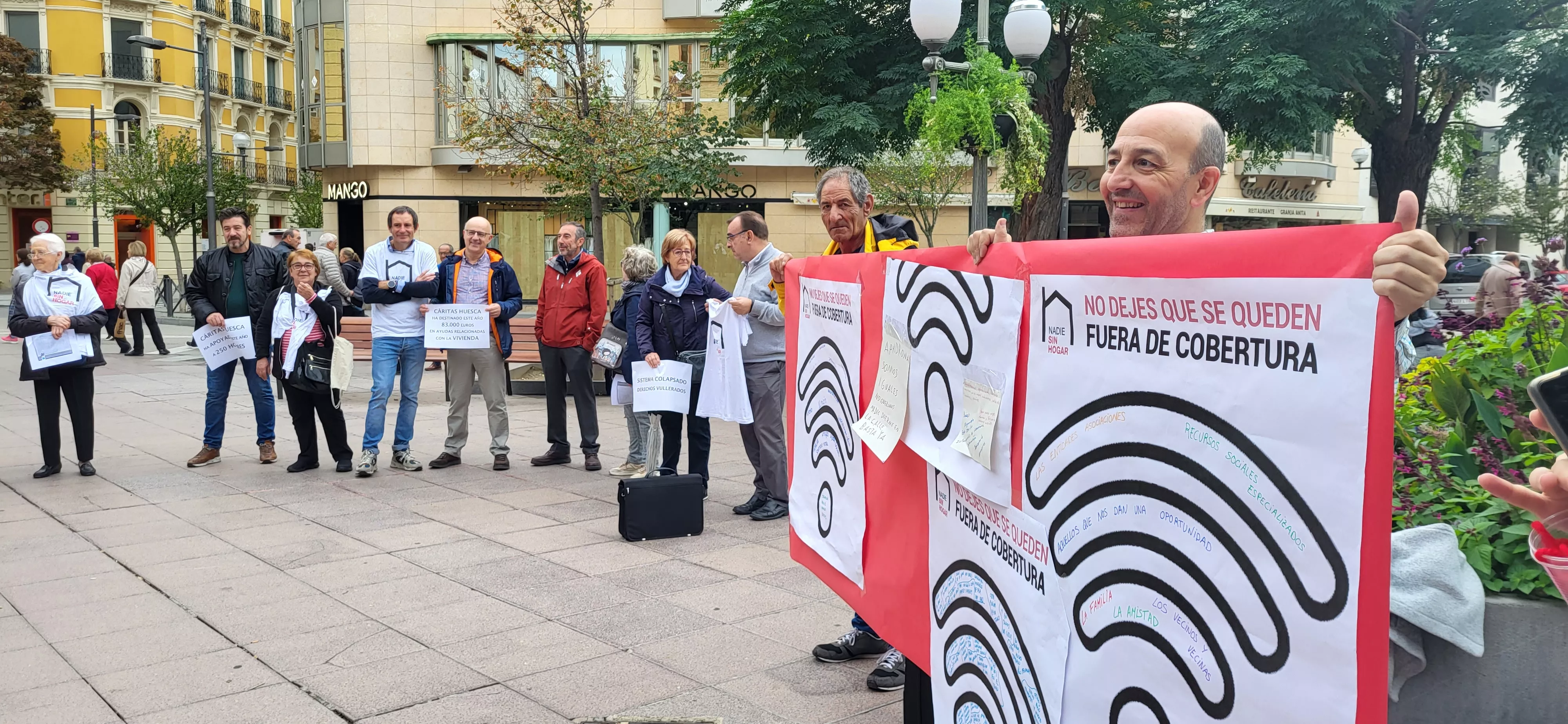 Acto celebrado por Cáritas en Huesca en el Día de las Personas sin Hogar. Foto Mercedes Manterola