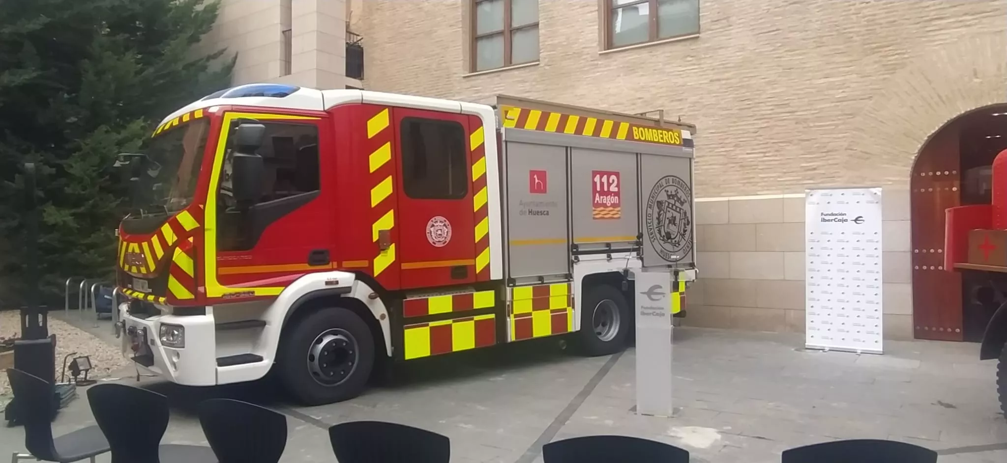 Nuevo camión de gran capacidad del Parque de Bomberos de Huesca. Foto Joaquín Santafé