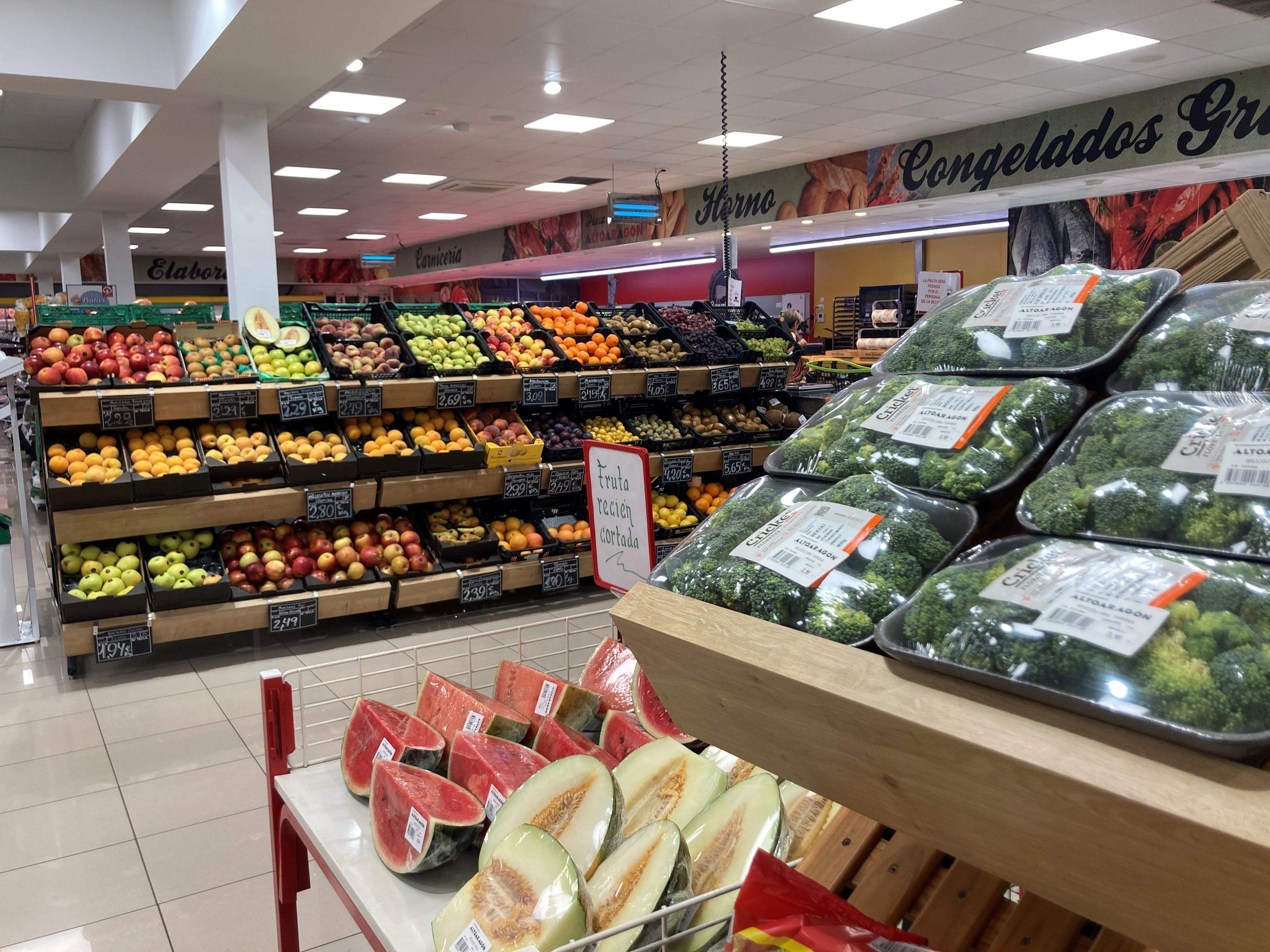 Estantes de frutas y verduras de Supermercados Altoaragón