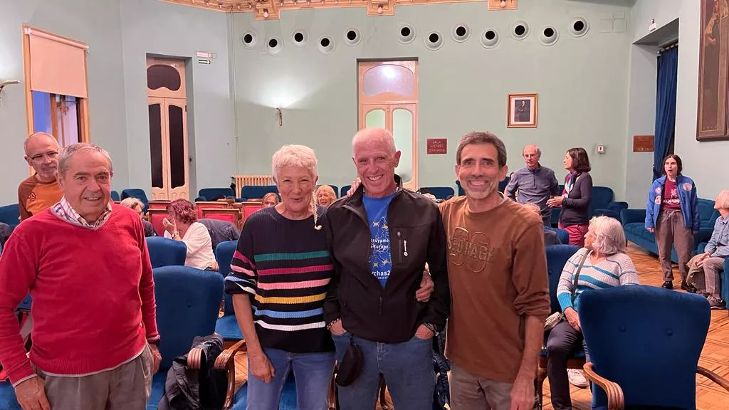 José Luis Martínez participó en una charla sobre los proyectos de la nieve en Huesca.