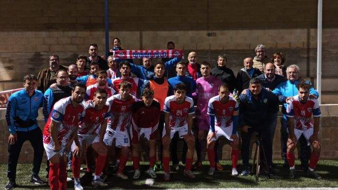 Jugadores y afición desplazada en Merkatondoa Jugadores y afición desplazada en Merkatondoa