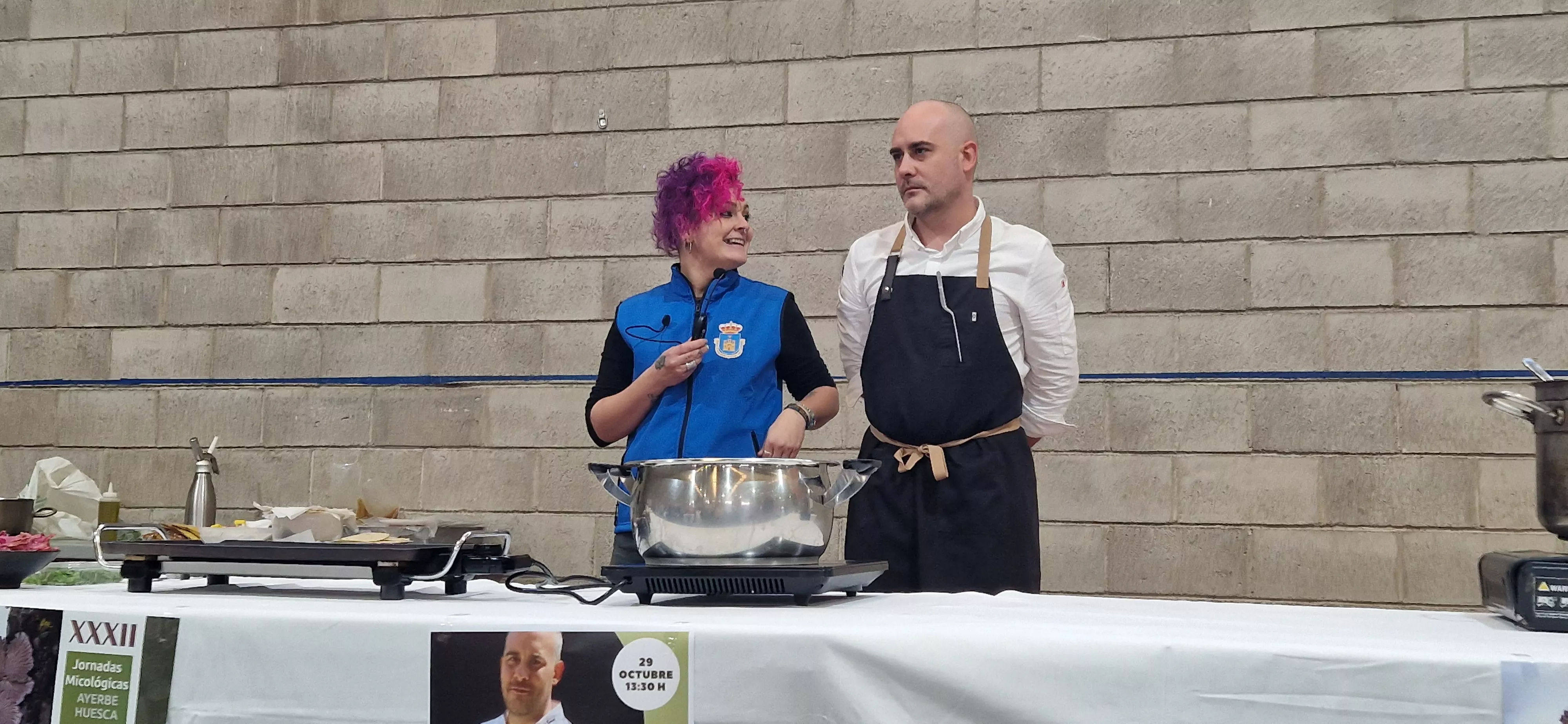 Show coocking con el chef Dani Sarasa.  XXXII Jornadas Micológicas de Ayerbe. Foto Myriam Martínez