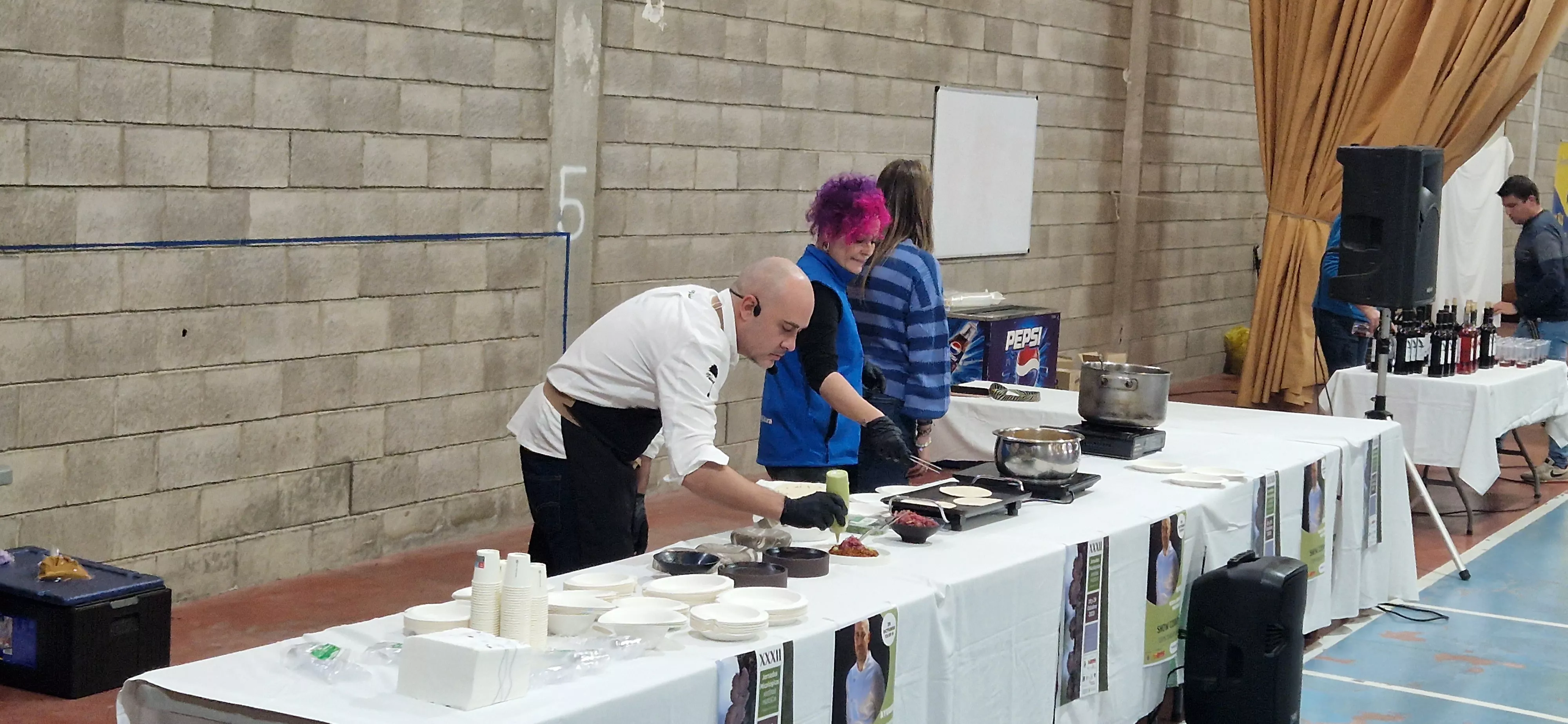 Show coocking con el chef Dani Sarasa.  XXXII Jornadas Micológicas de Ayerbe. Foto Myriam Martínez