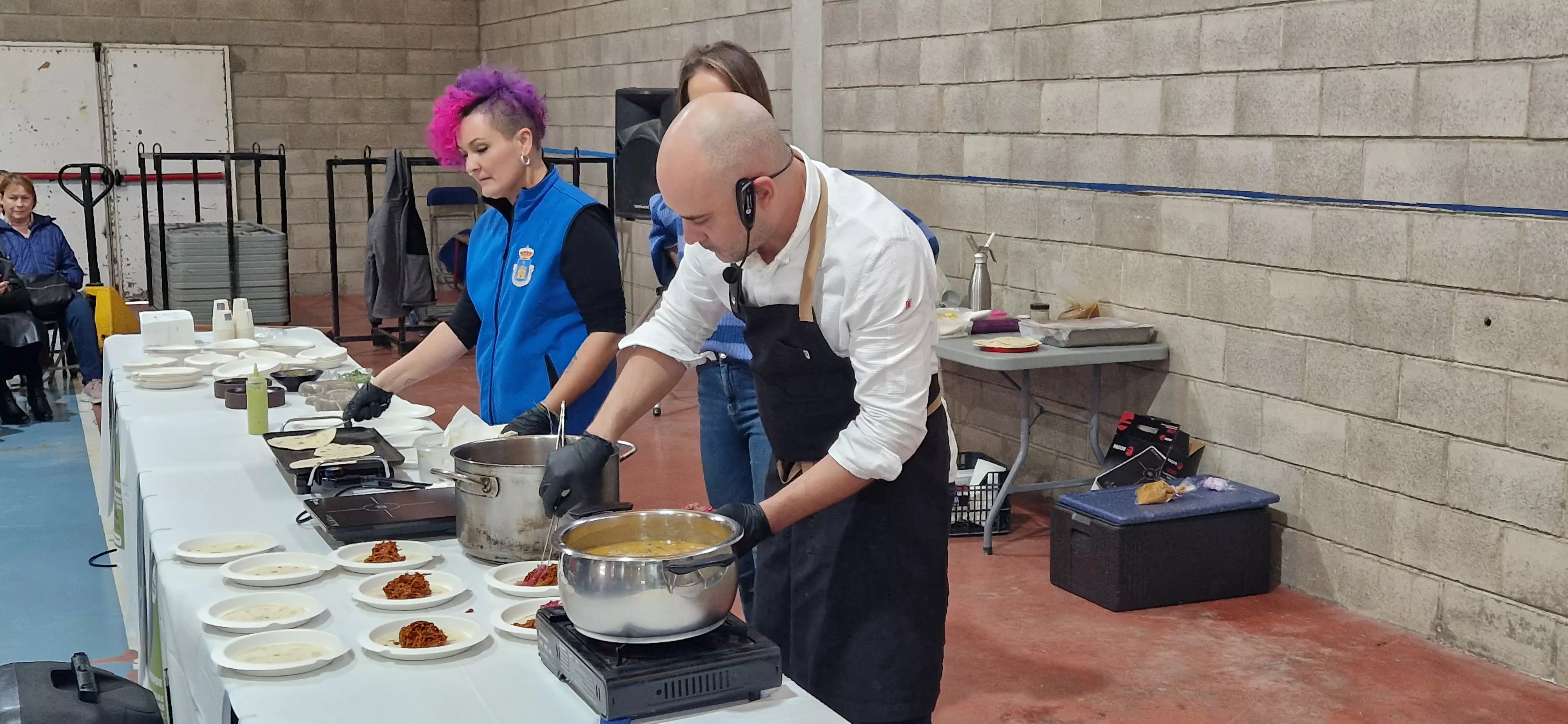 Show coocking con el chef Dani Sarasa.  XXXII Jornadas Micológicas de Ayerbe. Foto Myriam Martínez