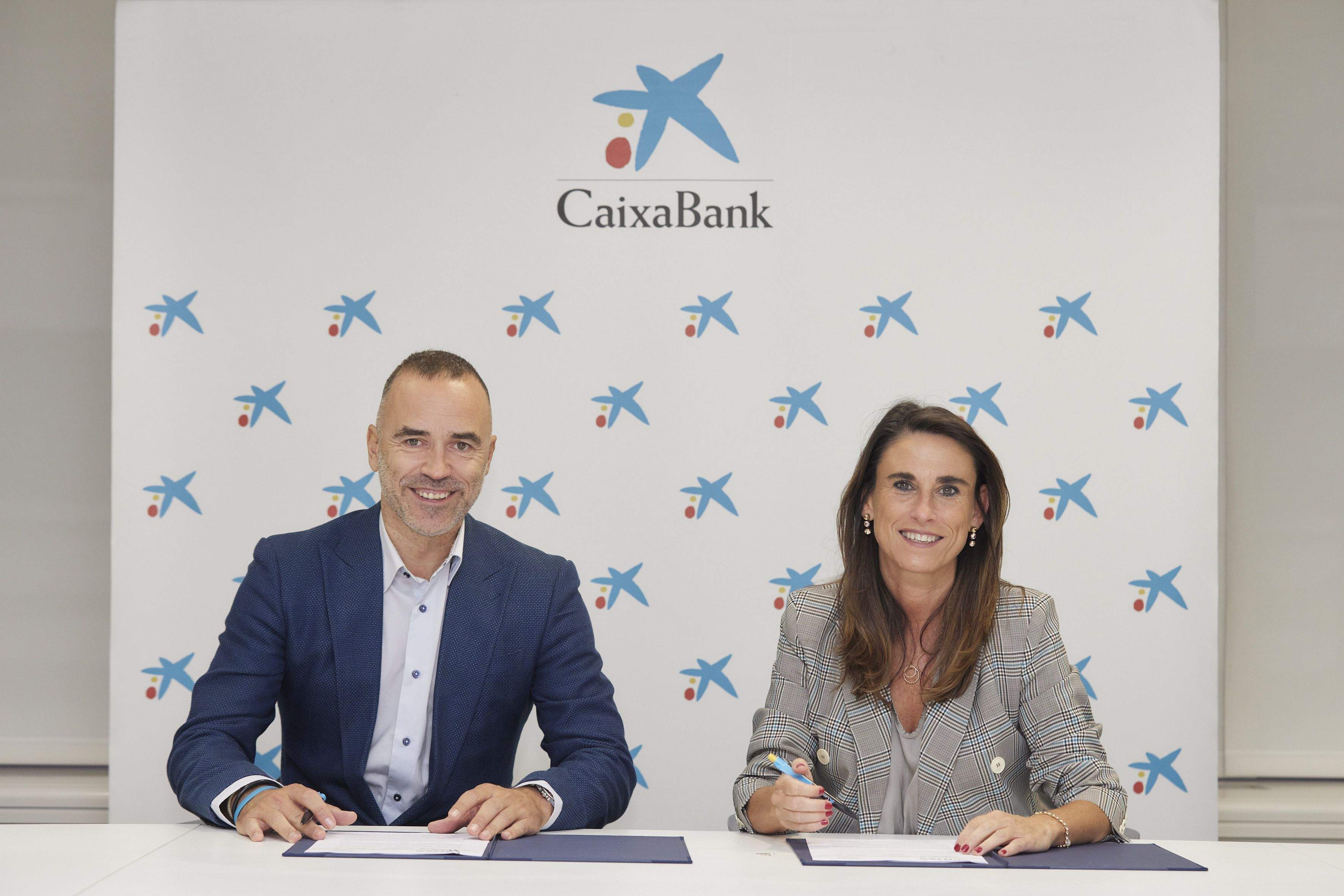 Héctor Barbarin, del CNTA, e Isabel Moreno, de Caixabank