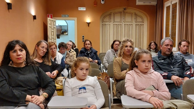 Público presente en El arte de la cocina aragonesa de Ismael Ferrer Público presente en El arte de la cocina aragonesa de Ismael Ferrer