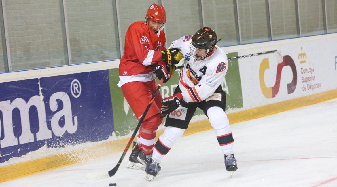Imagen de un partido del Club Hielo Jaca ante el Majadahonda. Foto: Miguel Ramón Henares