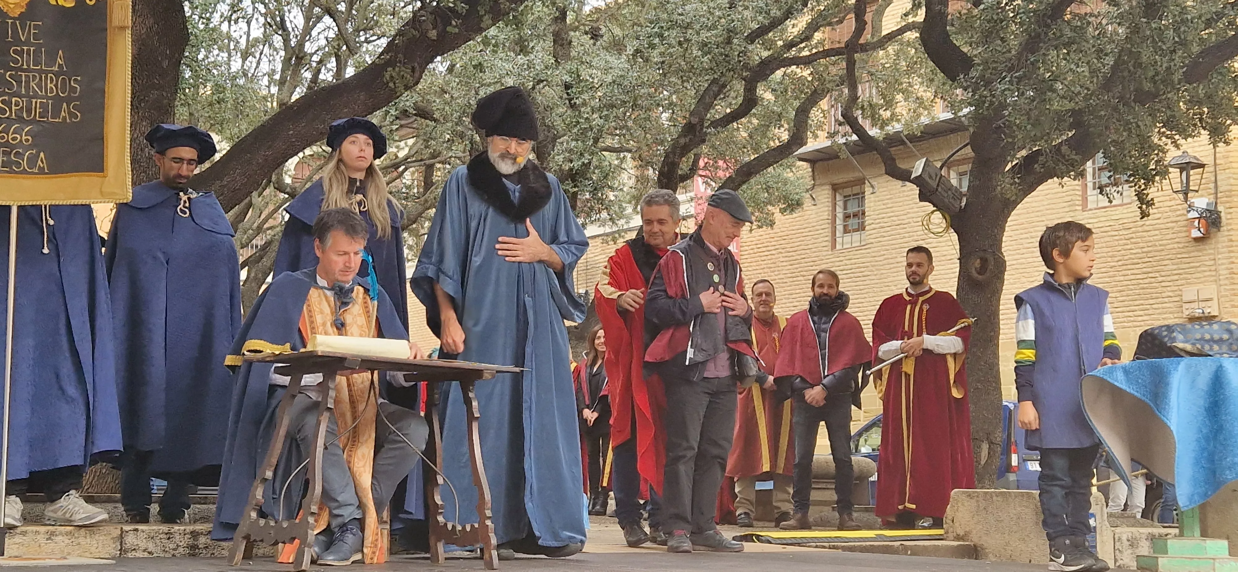 Recreación de la insaculación o extracción de oficios de 2023. Foto Myriam Martínez 