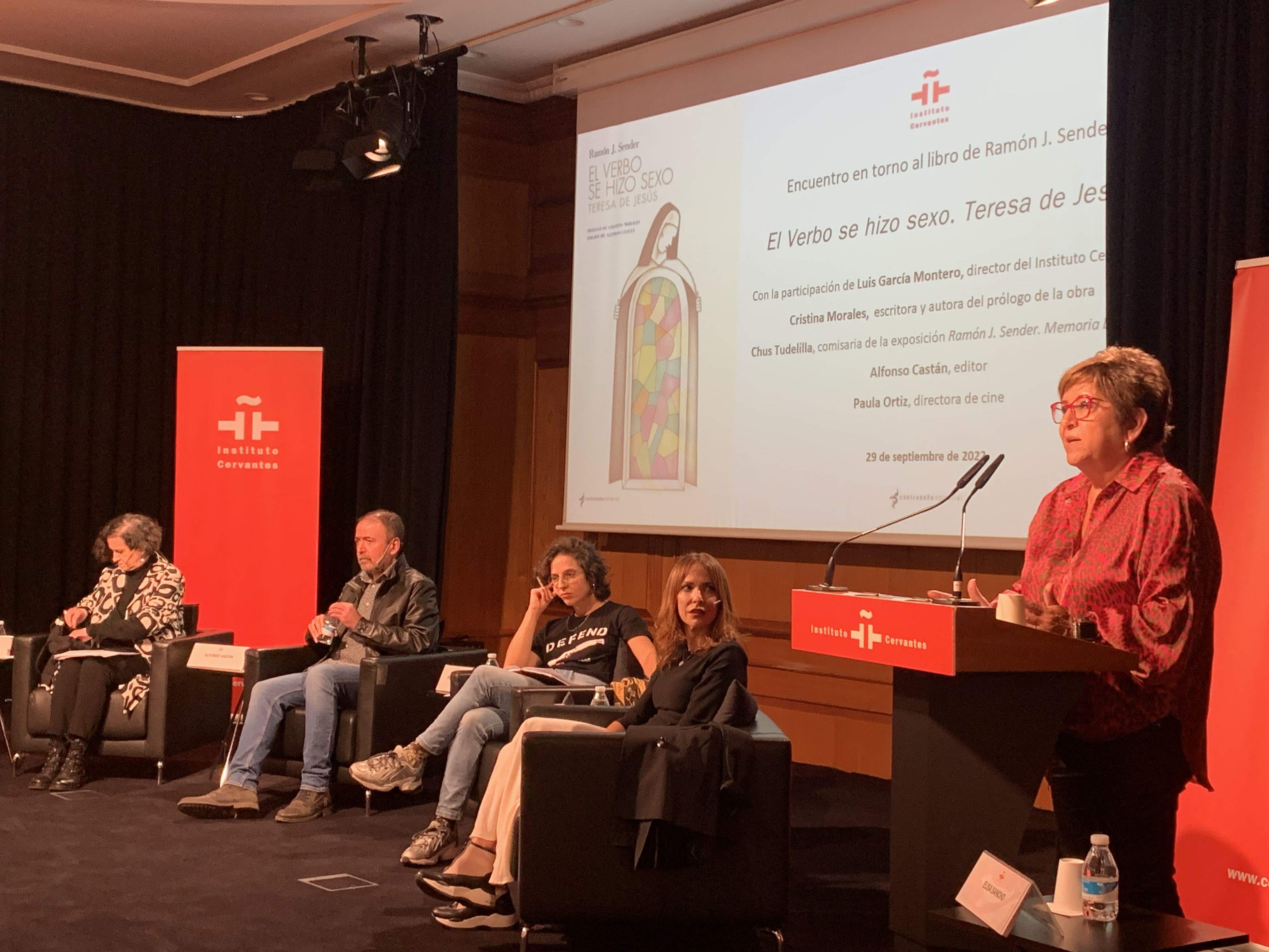 Elisa Sancho durante su intervención en el Instituto Cervantes