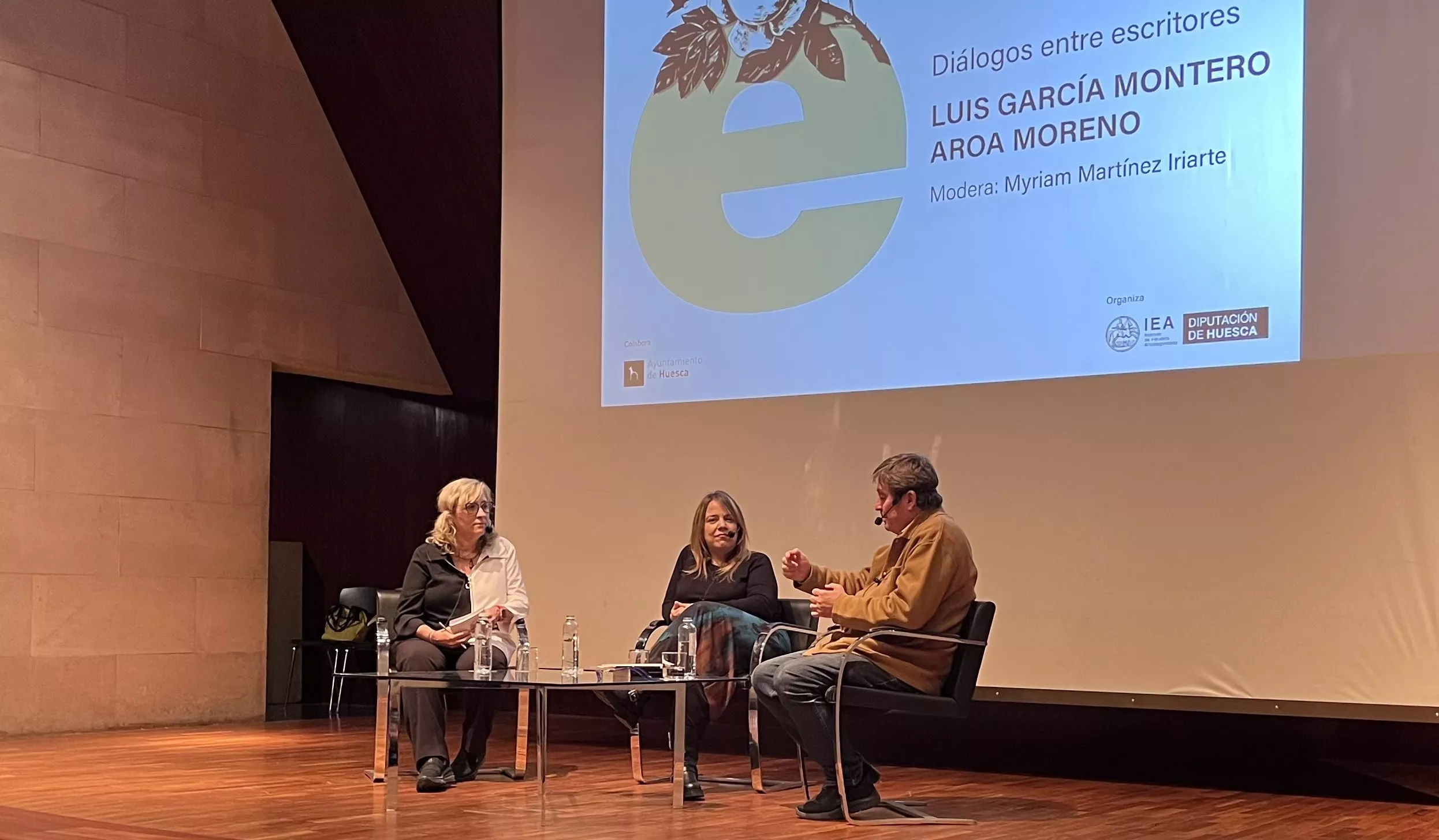 Myriam Martínez, Aroa Moreno y Luis García Moreno en el salón de actos de la DPH. Foto Mercedes Manterola