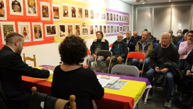 El público siguió la charla con mucho interés. Foto Carlos Neofato El público siguió la charla con mucho interés. Foto Carlos Neofato