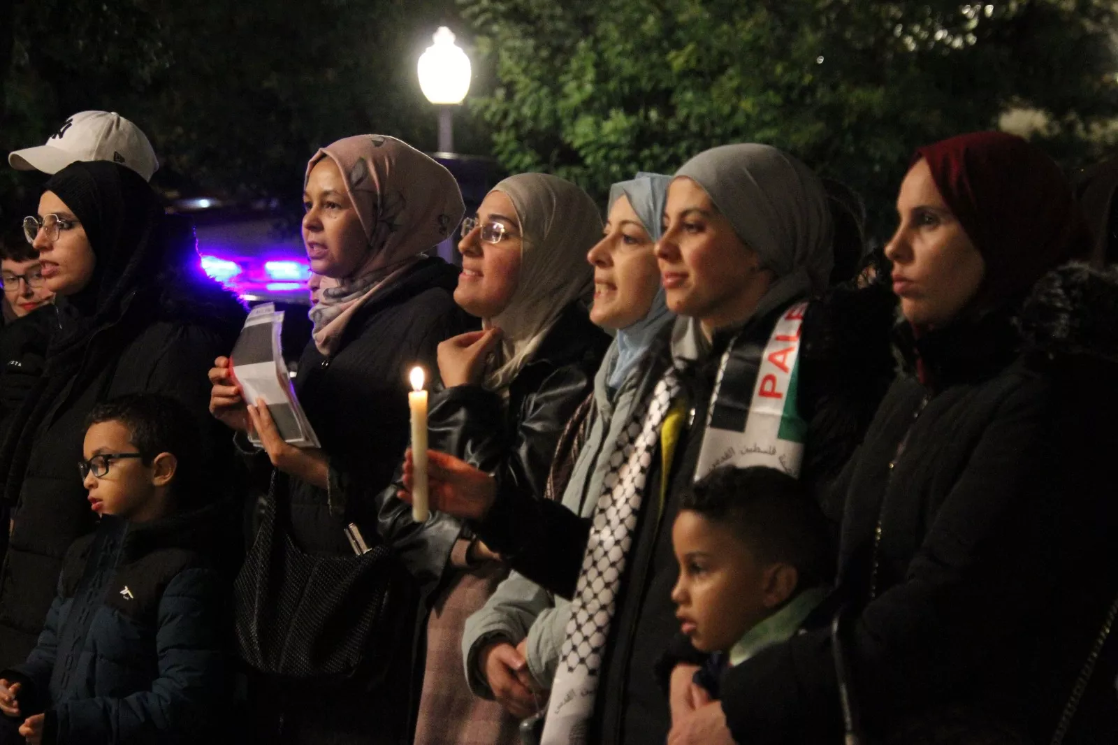 Vigilia por Palestina en la plaza de Navarra de Huesca. Foto Carlos Neofato