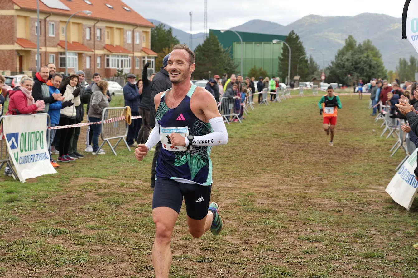 Toni Abadía, ganador absoluto. Foto CA Olimpo