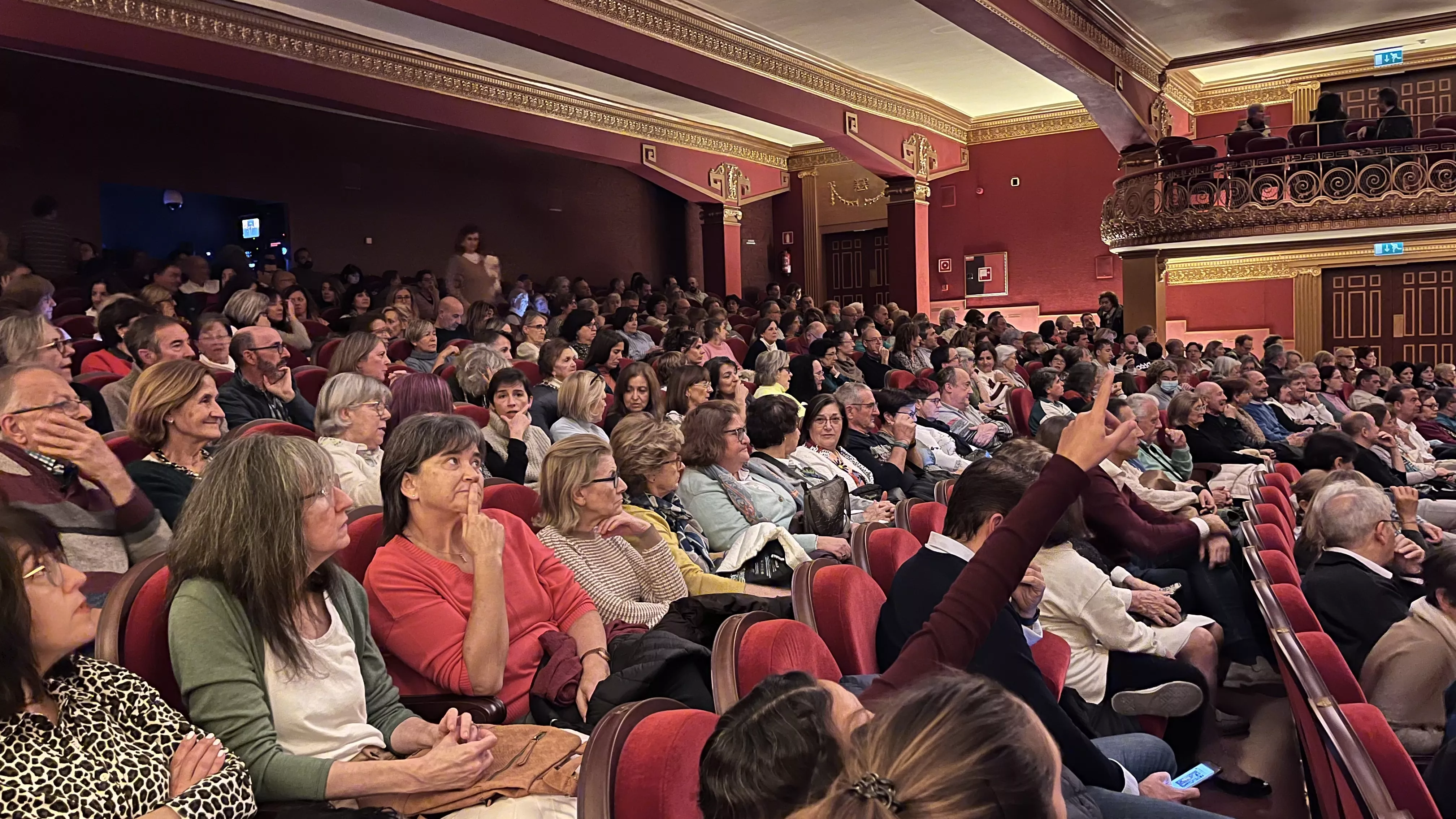 Representación de "Una ola al romper" del grupo Kandelikas en el teatro Olimpia. Foto Mercedes Manterola