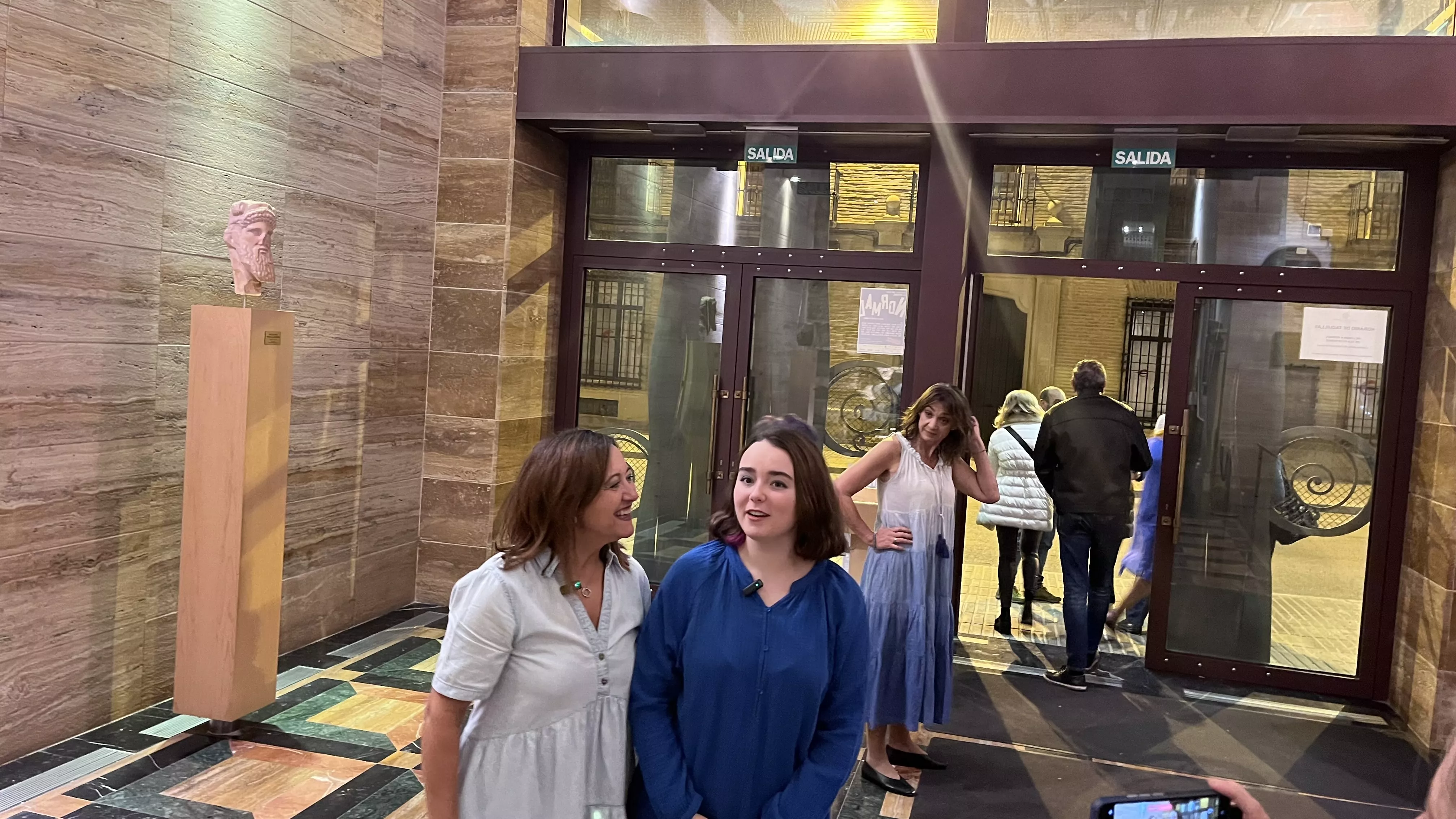 Representación de "Una ola al romper" del grupo Kandelikas en el teatro Olimpia. Foto Mercedes Manterola