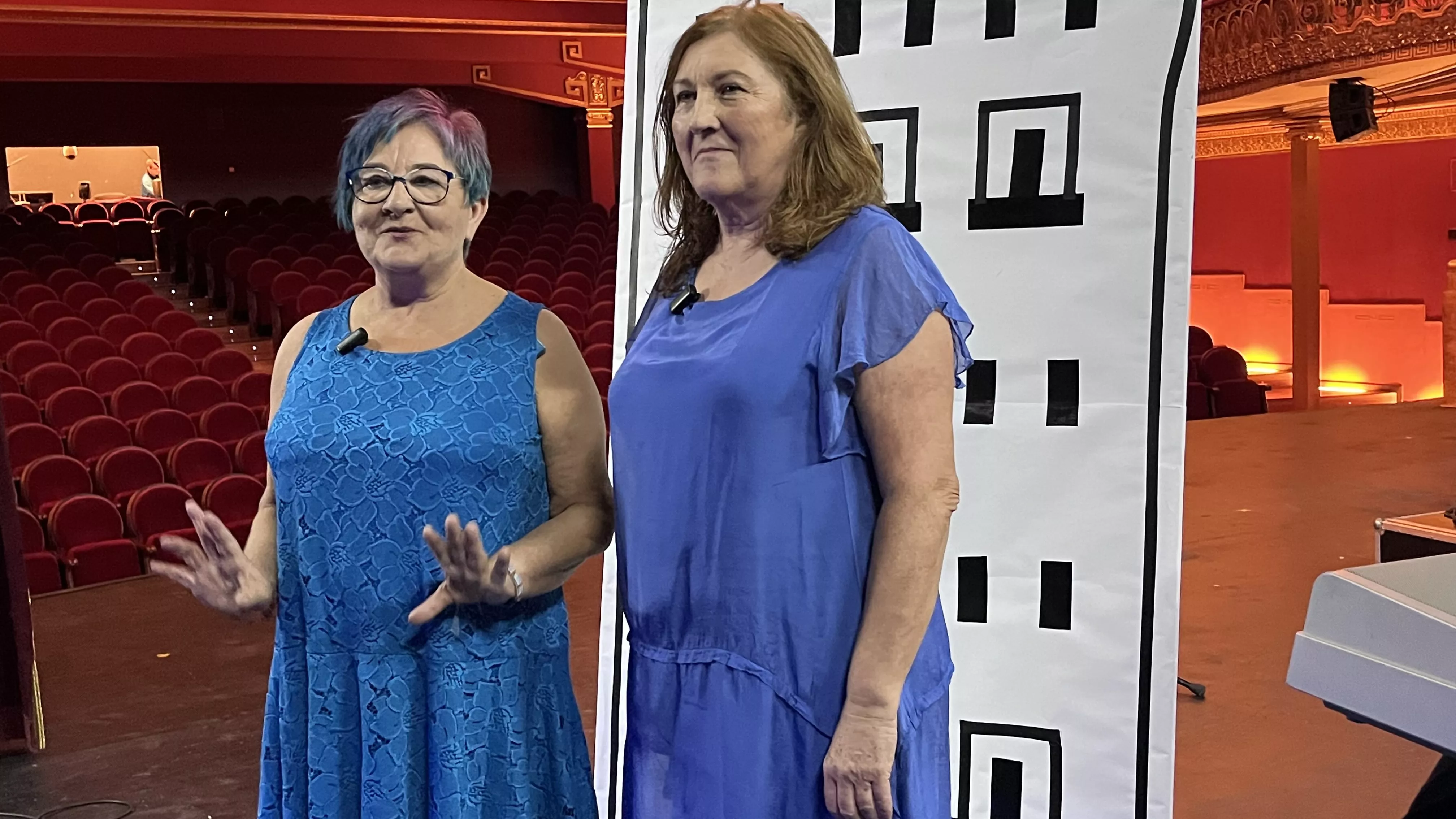 Representación de "Una ola al romper" del grupo Kandelikas en el teatro Olimpia. Foto Mercedes Manterola