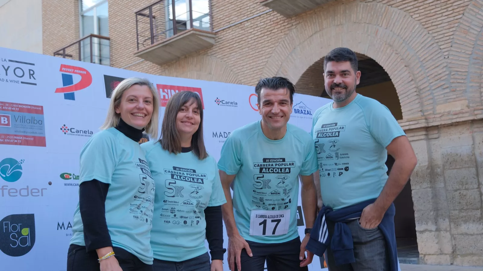 Miembros del Ayuntamiento con la alcaldesa, Begoña Nasarre