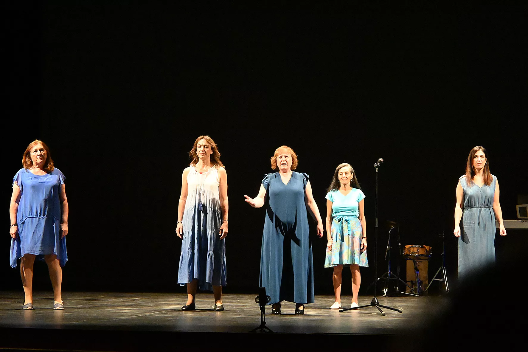 Representación de "Una ola al romper" del grupo Kandelikas en el teatro Olimpia. Foto Carlos Jalle
