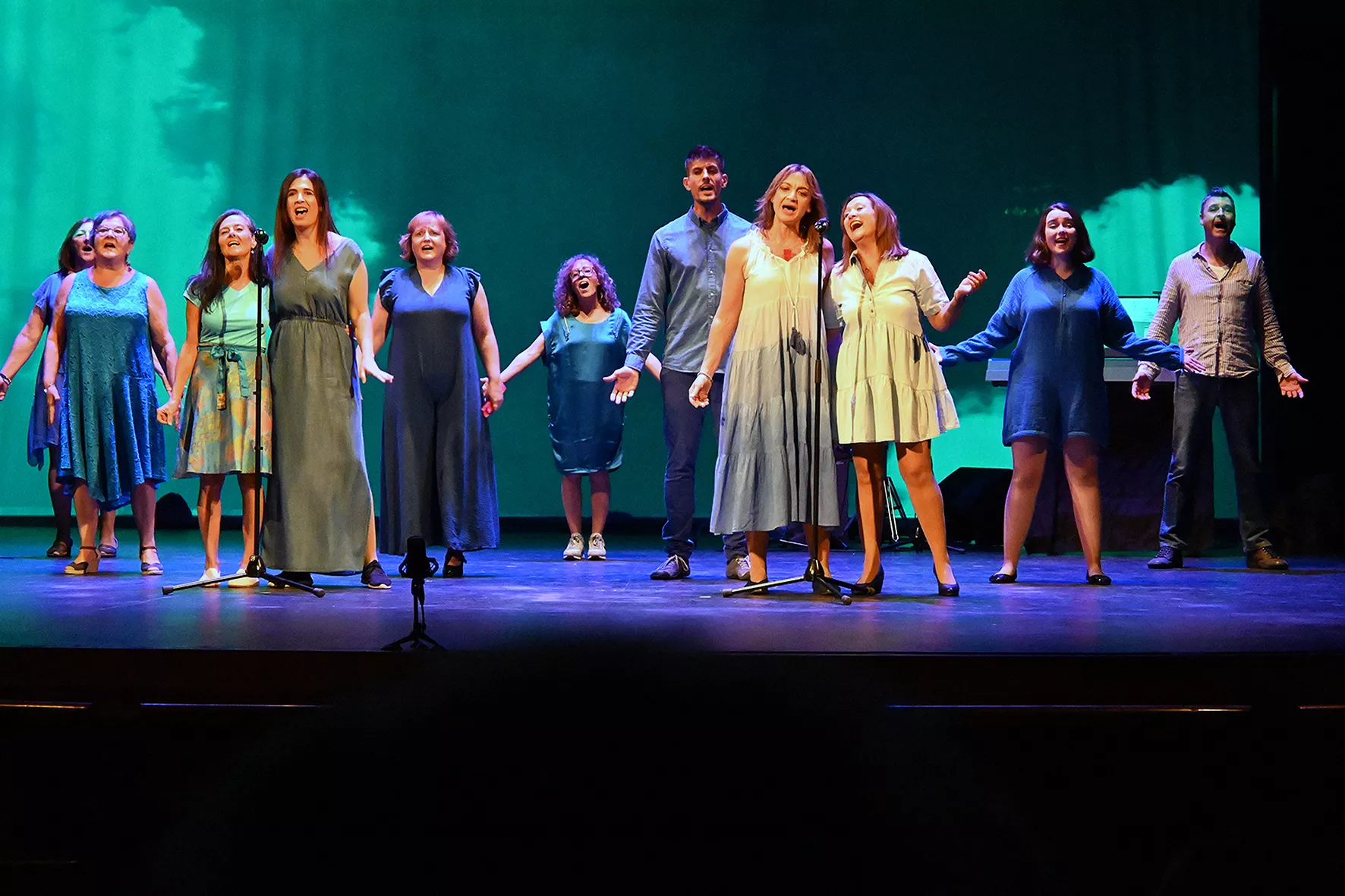 Representación de "Una ola al romper" del grupo Kandelikas en el teatro Olimpia. Foto Carlos Jalle