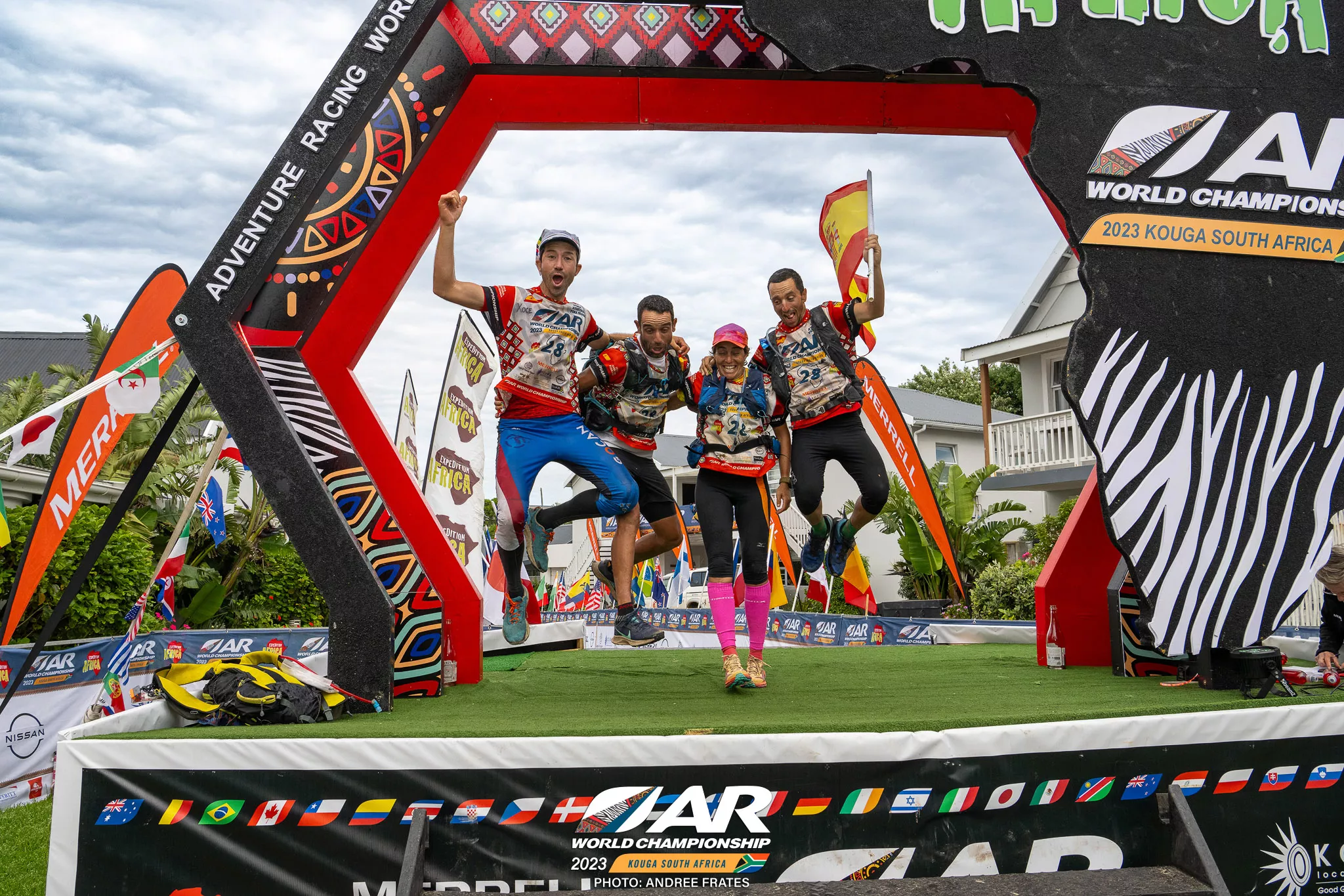 Equipo en su llegada a meta